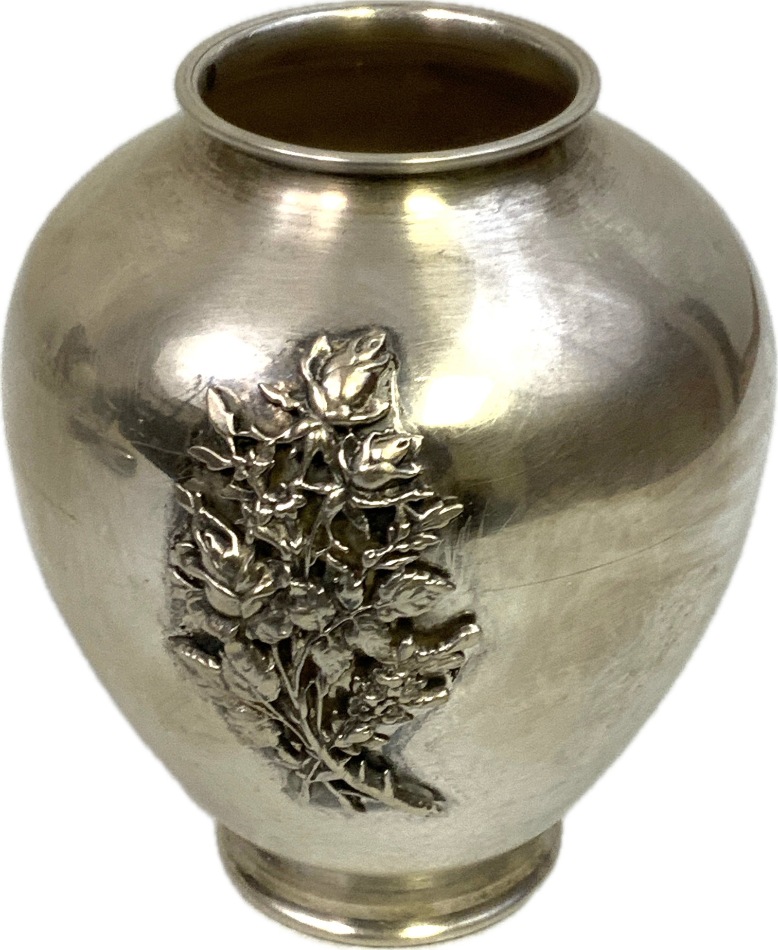 VINTAGE 925 SILVER VASE: VINTAGE SILVER VASE . DECORATED . 925 SILVER HALLMARKED . 4.5" TALL . WEIGHT 162 GM.