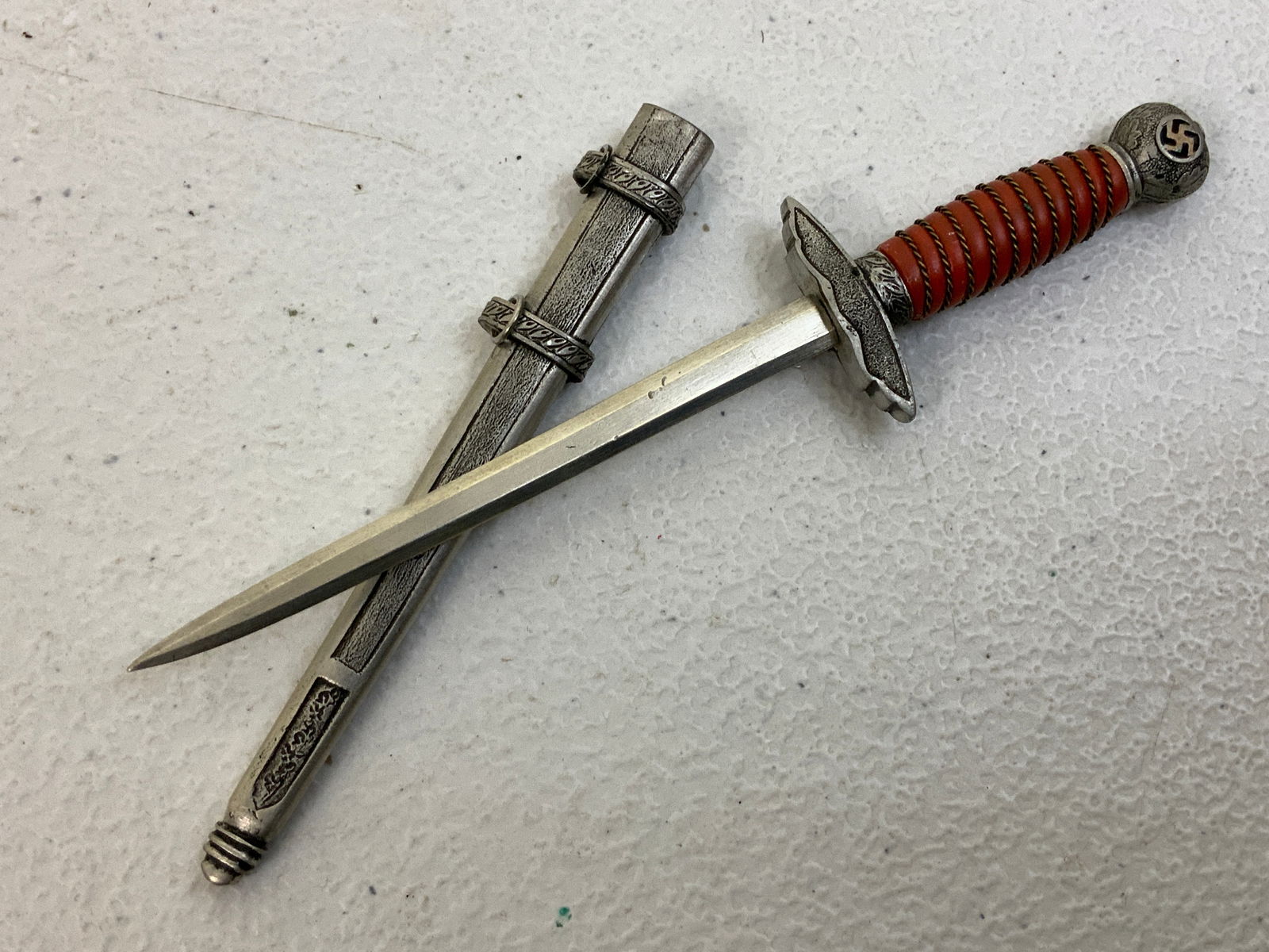 MINIATURE COLLECTABLE GERMAN LUFTWAFFE OFFICER DAGGER - 3