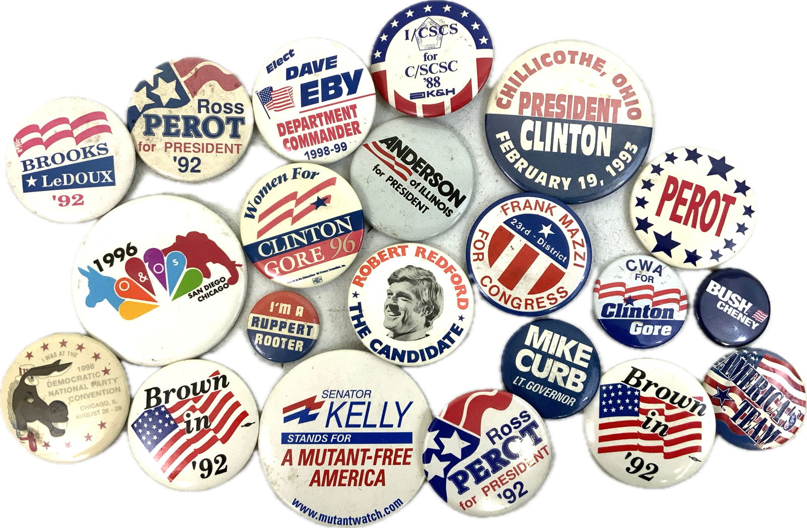 VINTAGE USA POLITICAL CAMPAIGN PINS AND BUTTONS: VINTAGE USA POLITICAL CAMPAIGN PINS AND BUTTONS