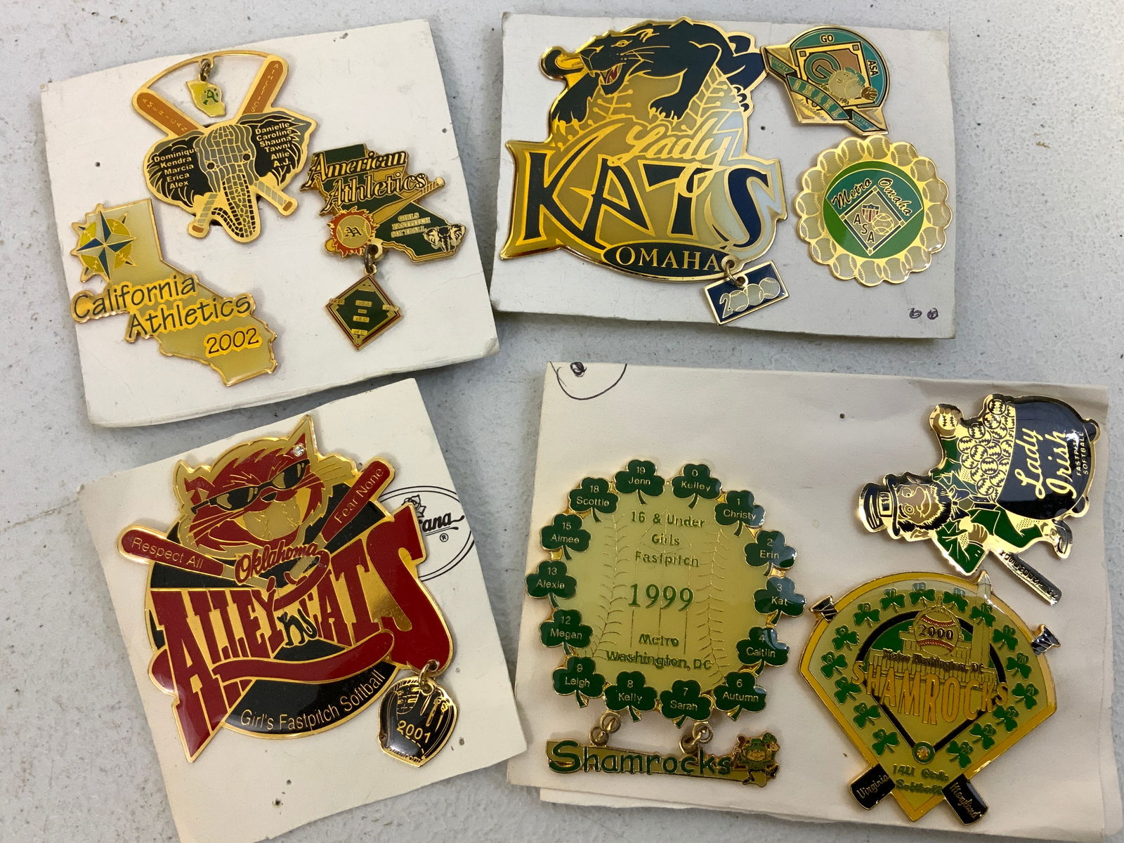 USA SOFTBALL LOT OF COLLECTABLE PINS: USA SOFTBALL LOT OF COLLECTABLE PINS