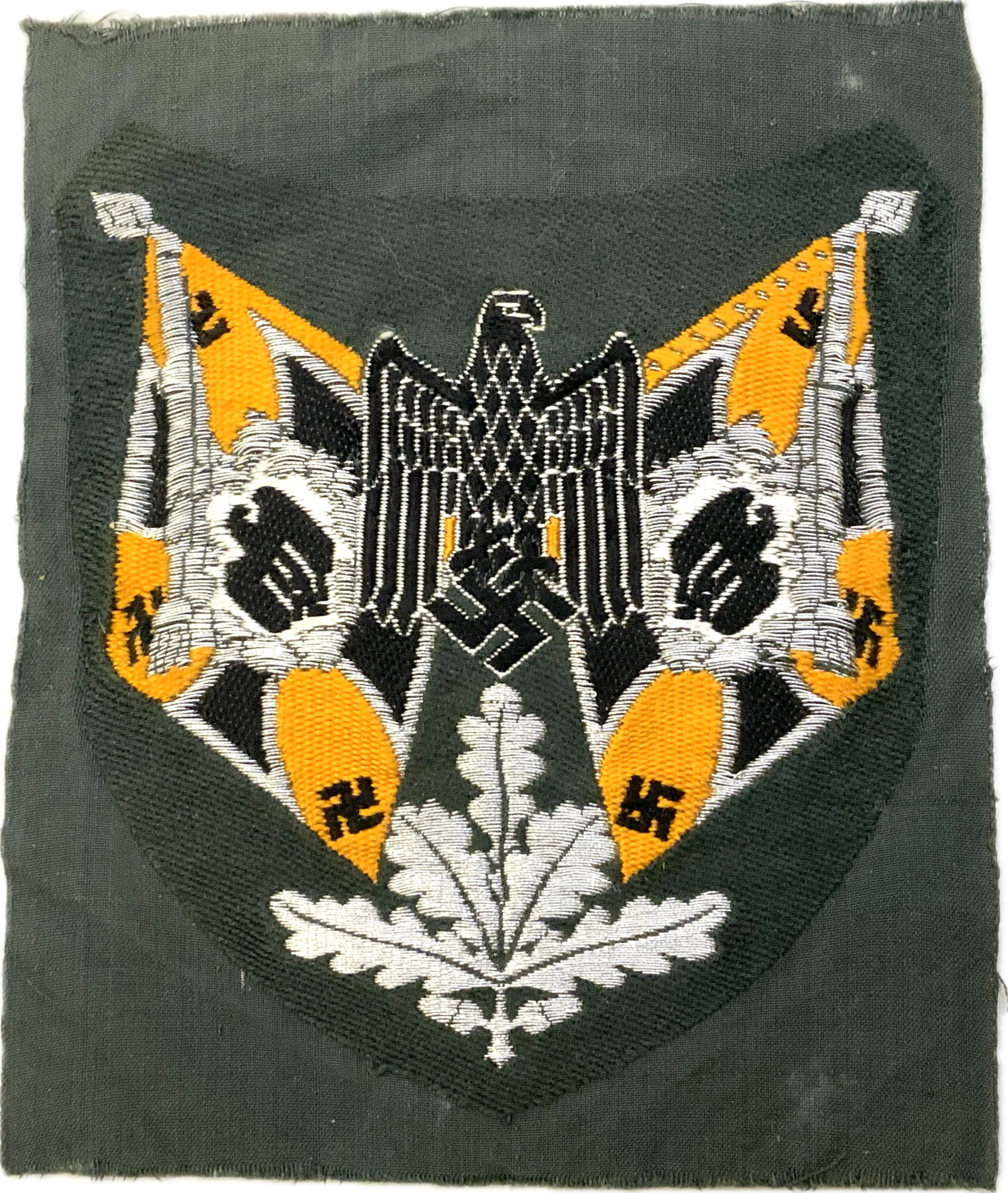 WWII GERMANY ARMY CAVALRY STANDARD BEARER SLEEVE PATCH: WWII GERMANY ARMY CAVALRY STANDARD BEARER SLEEVE PATCH. GOOD CONDITION. UNUSED. UNCUT.