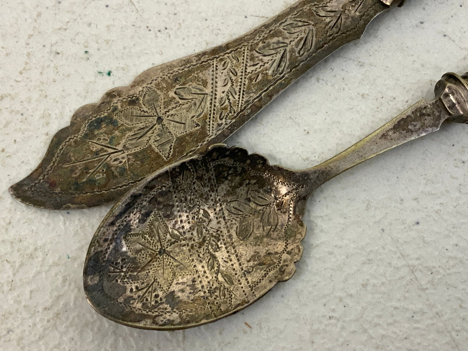ANTIQUE SILVER ENGRAVED SERVING UTENSILS - 3