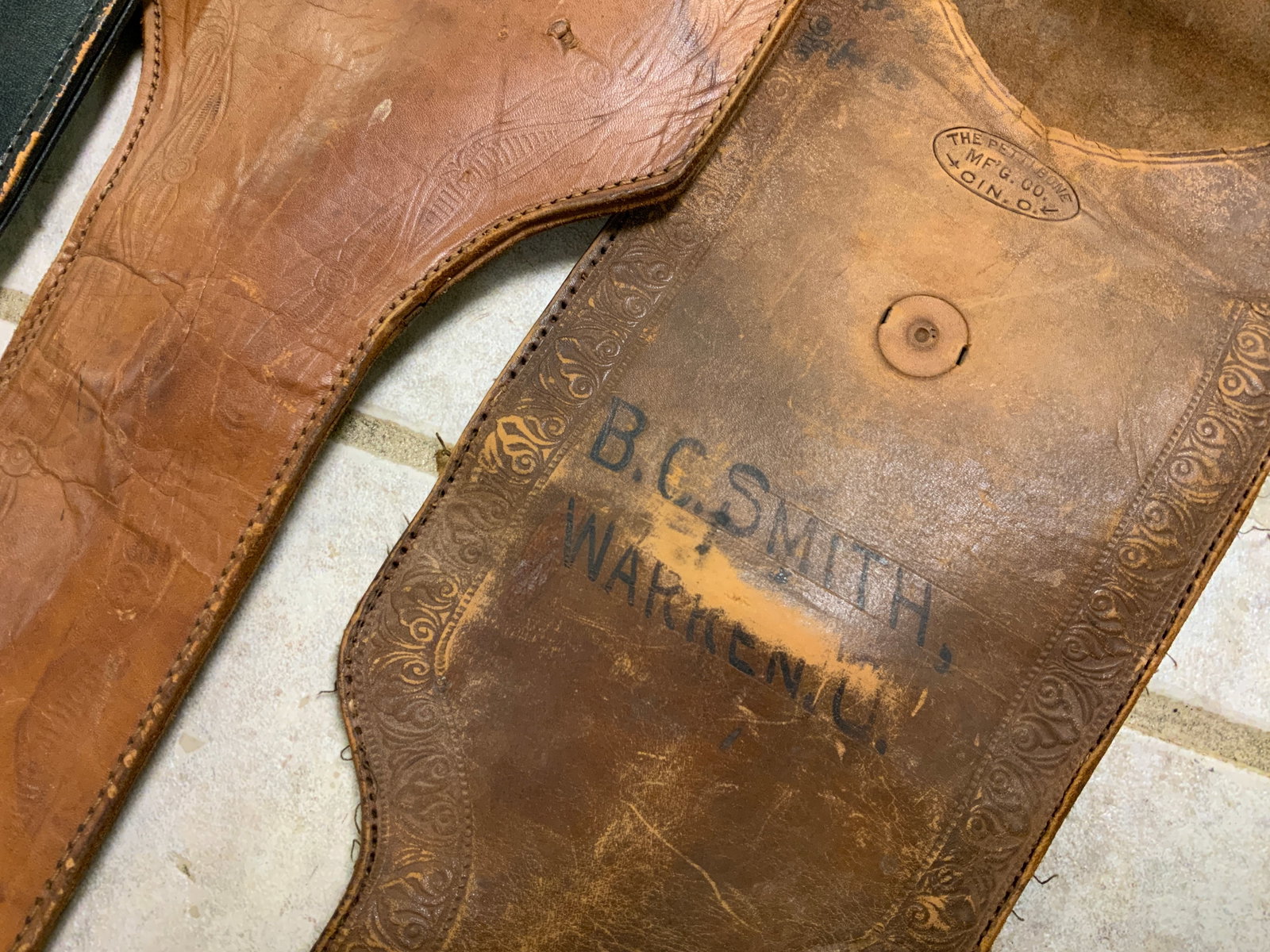 ANTIQUE US LEATHER SWORD CASES - 5