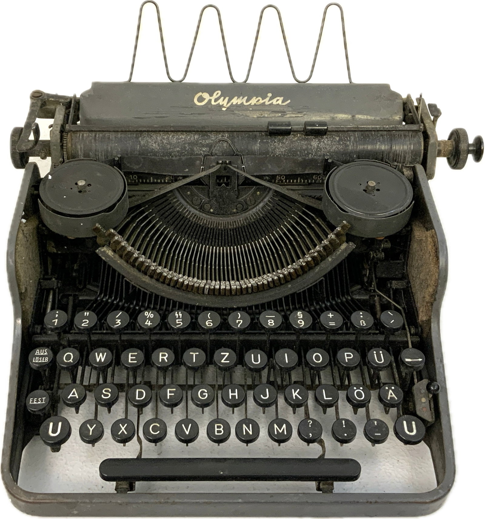WWII GERMAN 1942 SS OLYMPIA ROBUST TYPEWRITER WITH SS RUNES KEY (1 of 8)