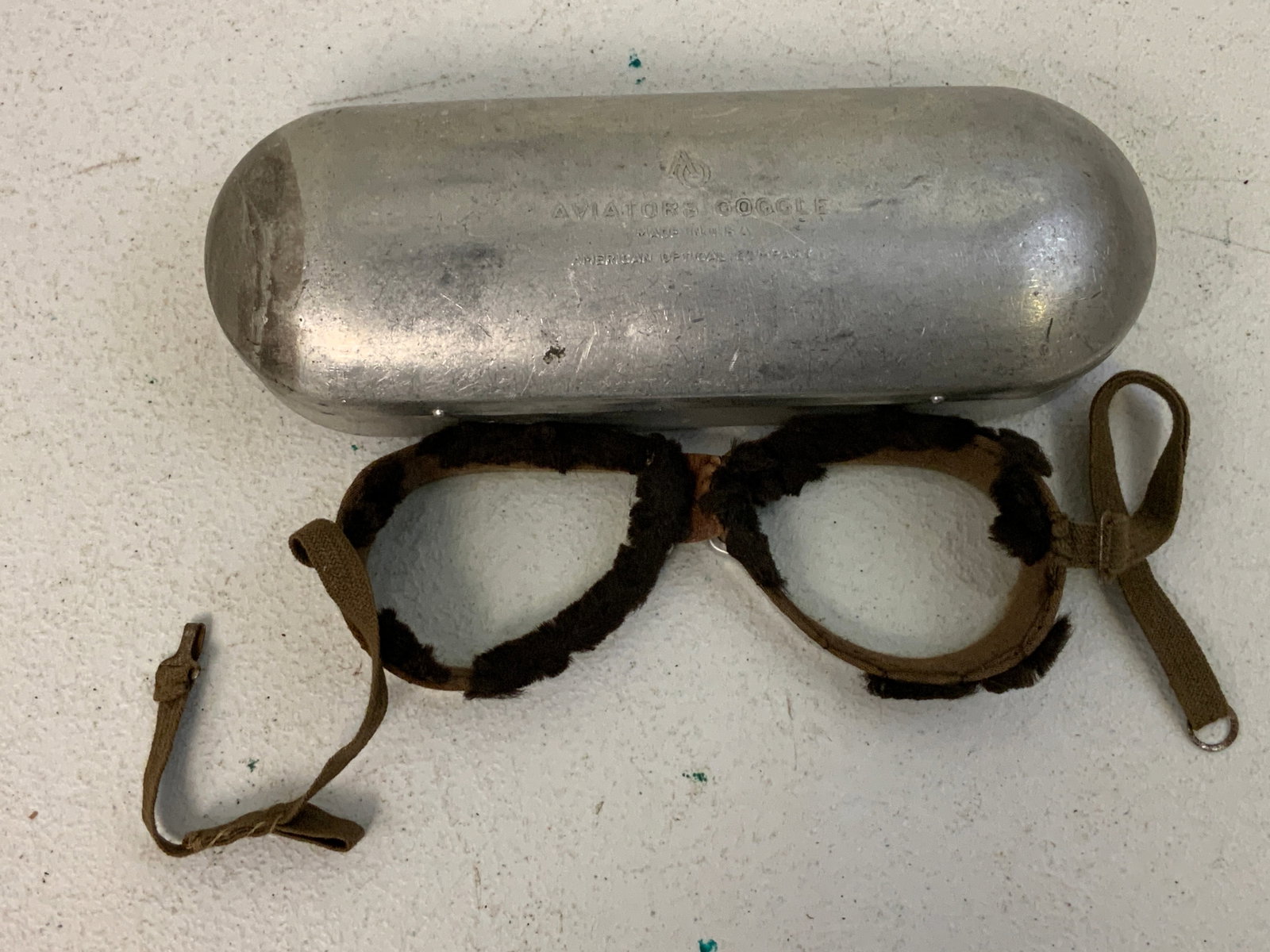 WWII US AVIATORS GOGGLES WITH CASE - 3