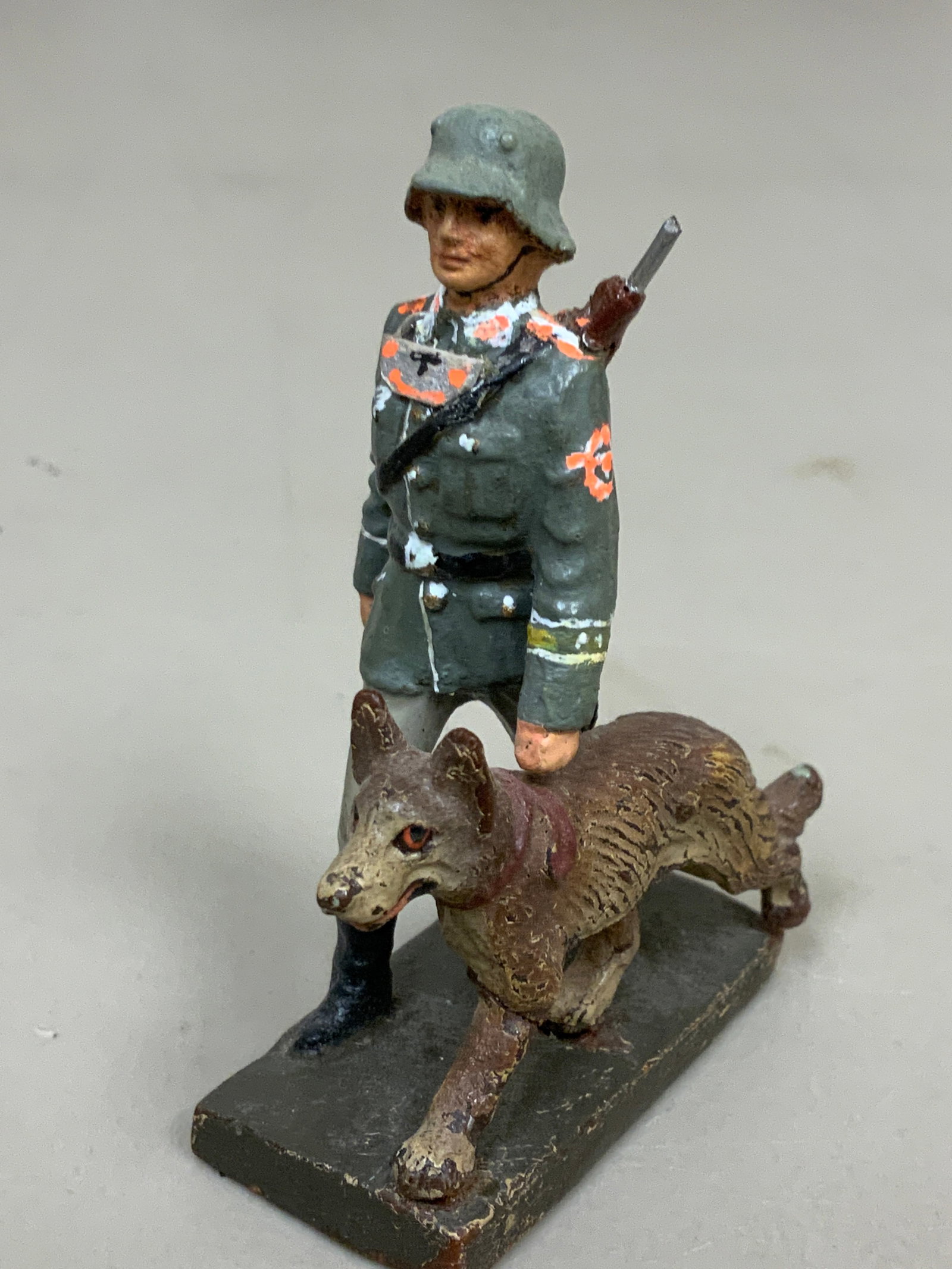 GERMAN NAZI PERIOD LINEOL / ELASTOLIN TOY SOLDIER (1 of 5)