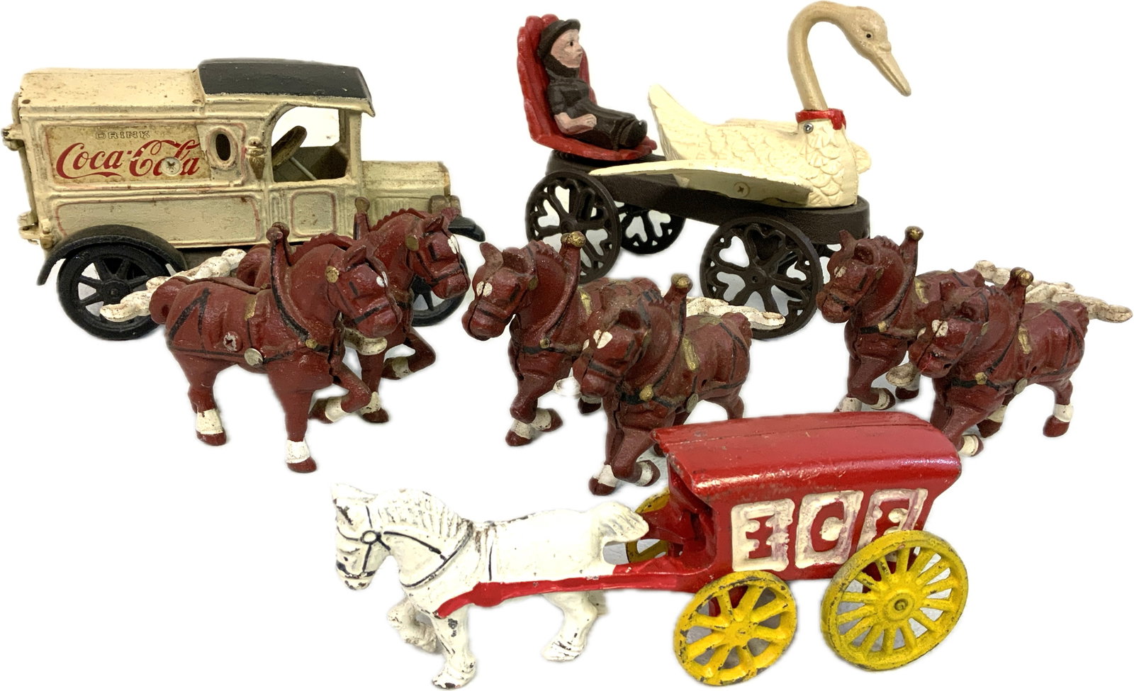 LOT OF VINTAGE CAST IRON TOYS (1 of 4)