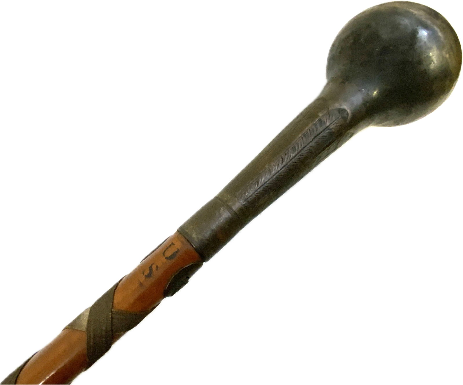 ANTIQUE U.S.MILITARY DRUM MAJOR MACE STAVE: ANTIQUE U.S.MILITARY DRUM MAJOR MACE STAVE.19th CENTURY. GREAT CONDITION. MARKED U.S. ENGRAVED BRASS HEAD.LEATHER WRAPED STAVE. 47" LONG.