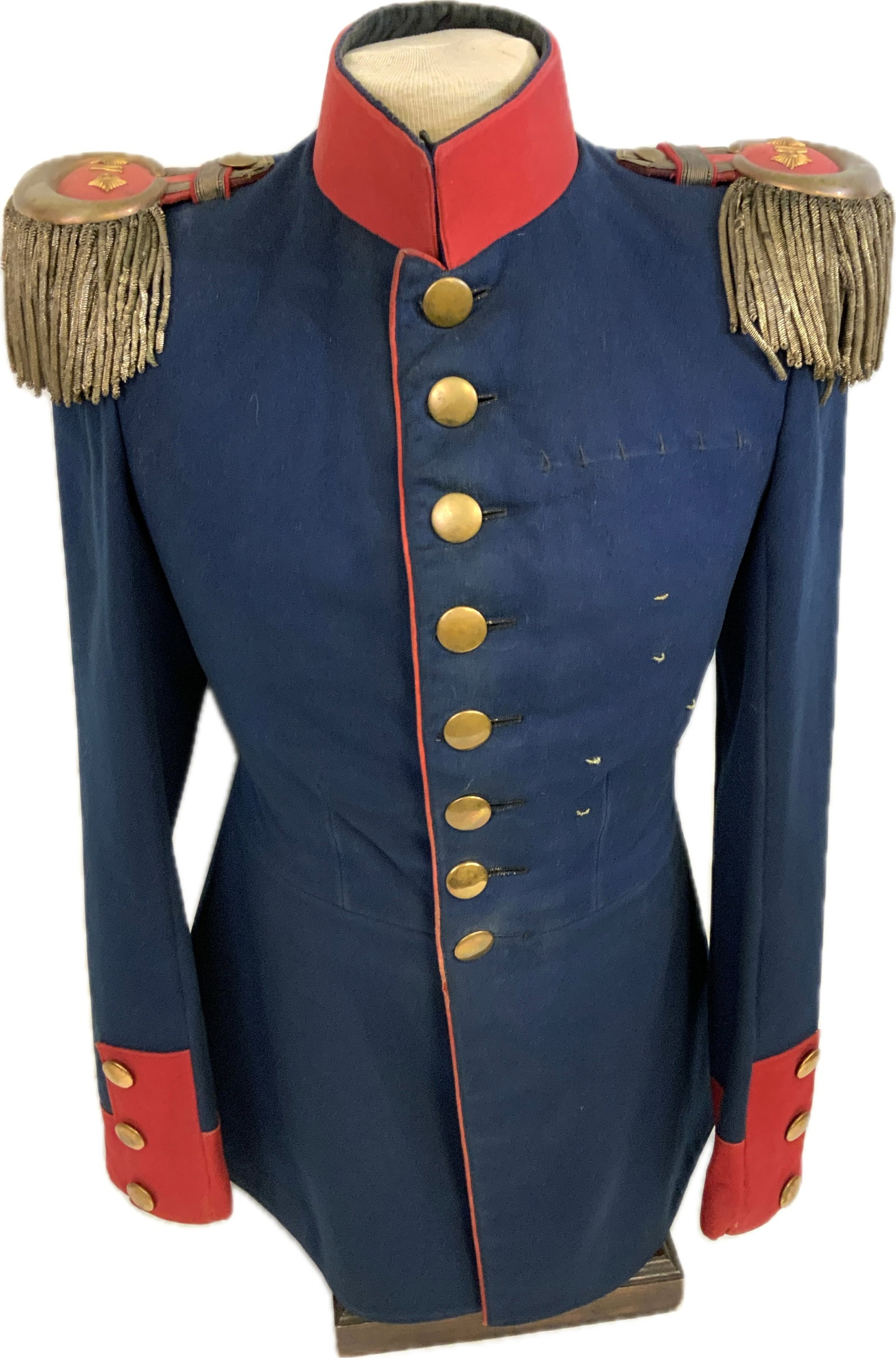 ANTIQUE IMPERIAL GERMAN PRUSSIAN M1867 WAFFENROCK UNIFORM TUNIC: ANTIQUE IMPERIAL GERMAN PRUSSIAN M1867 WAFFENROCK UNIFORM TUNIC.BEAUTIFUL DISPLAY UNIFORM.GREAT CONDITION FOR ITS AGE. HIGH RED STANDING UP COLLAR.COMPLETE WITH STUNNING EPAULETTES.MANY LOOPS FOR AWAR