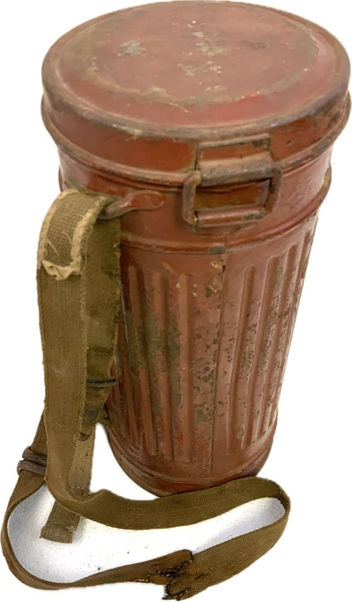 WWII GERMAN MILITARY GAS MASK WITH CANISTER (1 of 5)