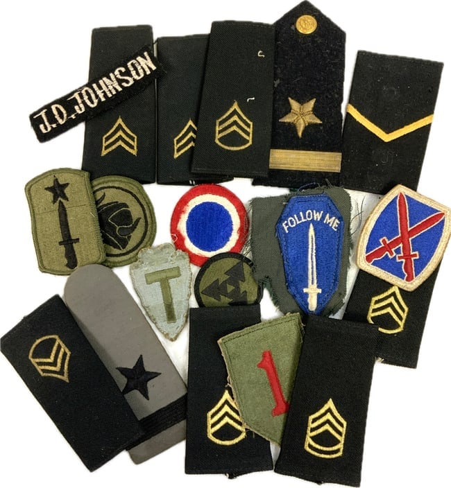 VINTAGE US MILITARY SHOULDER BOARDS AND PATCHES INSIGNIA LOT: VINTAGE US MILITARY SHOULDER BOARDS AND PATCHES INSIGNIA LOT