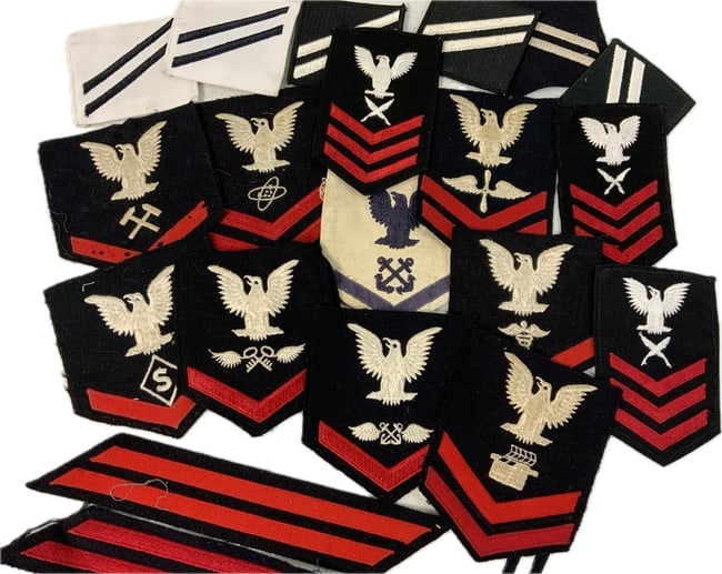 VINTAGE US NAVY INSIGNIA PATCHES LOT (1 of 2)