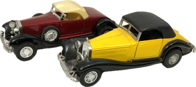 VINTAGE 1930'S MERCEDES CABRIOLET DIECAST MODEL CARS: VINTAGE 1930'S MERCEDES CABRIOLET DIECAST MODEL CARS.DOORS OPENS. 4 1/2" LONG.