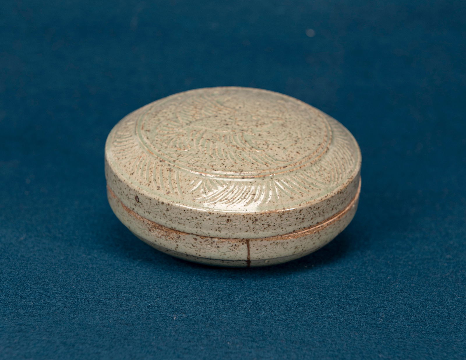 A Chinese Yue Ware Incense Box (1 of 6)