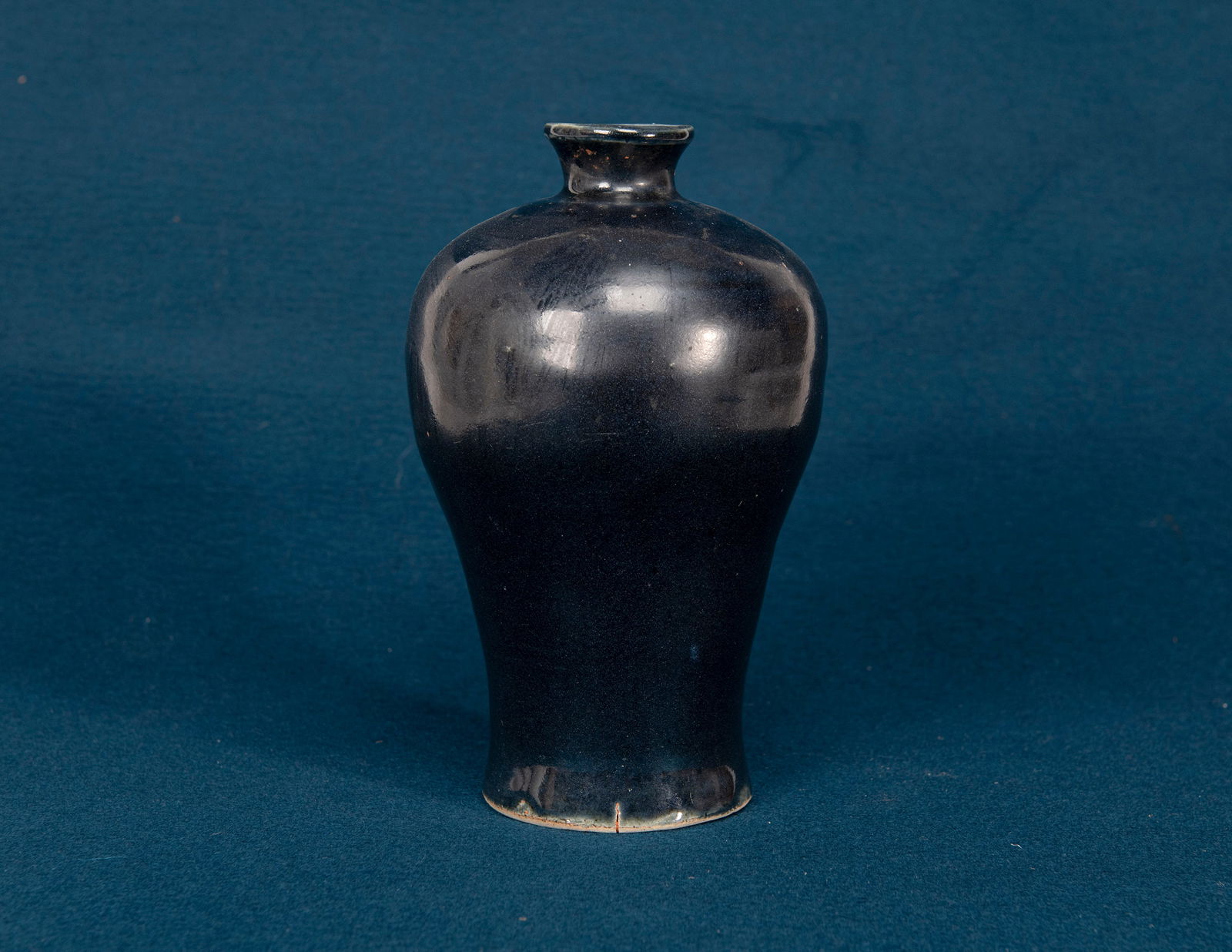 A Chinese Blue Glazed Vase (1 of 4)