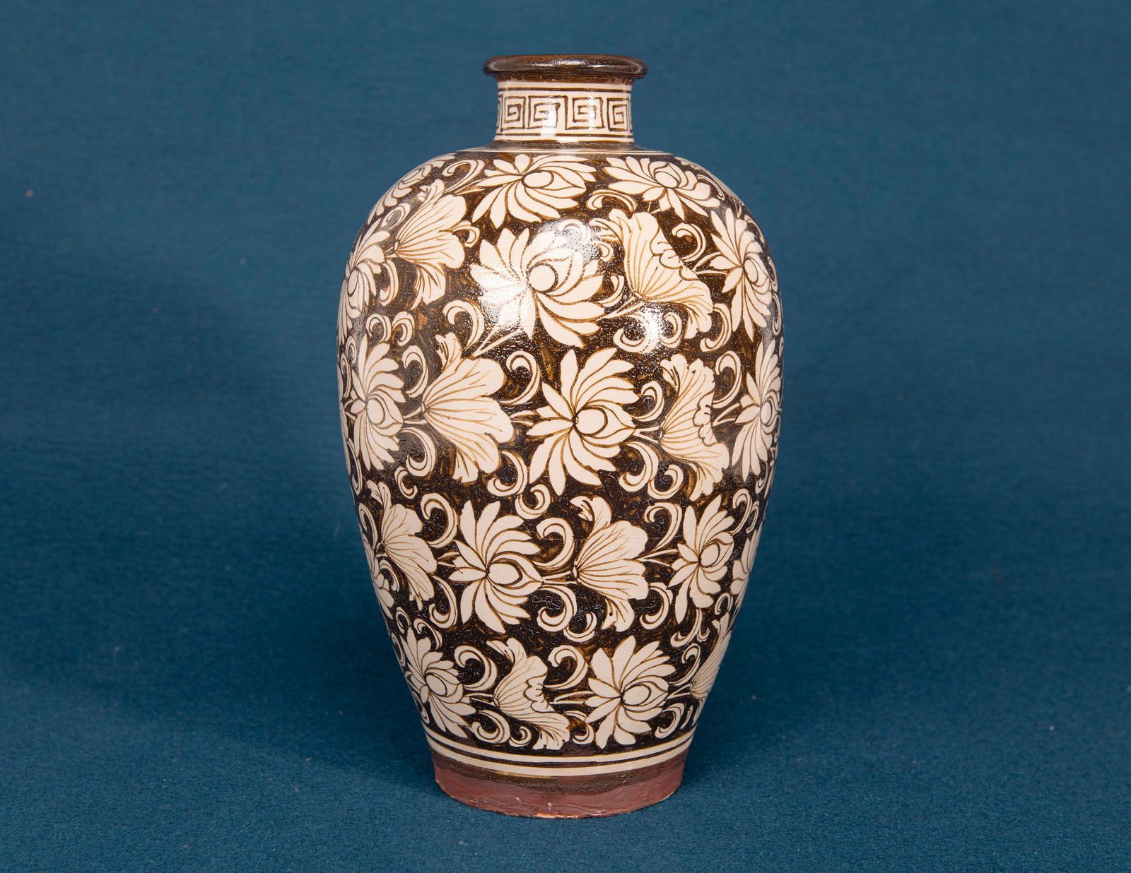 A Chinese Cizhou Ware Vase (1 of 4)