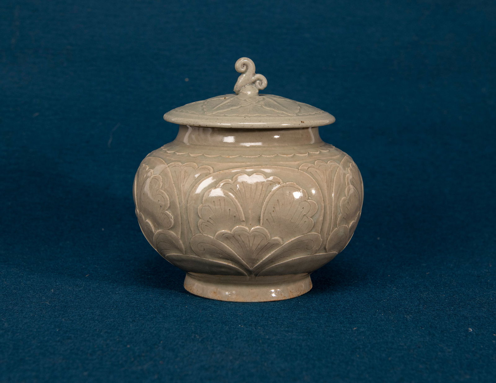 A Chinese Yaozhou Ware Floral Jar and Cover (1 of 6)