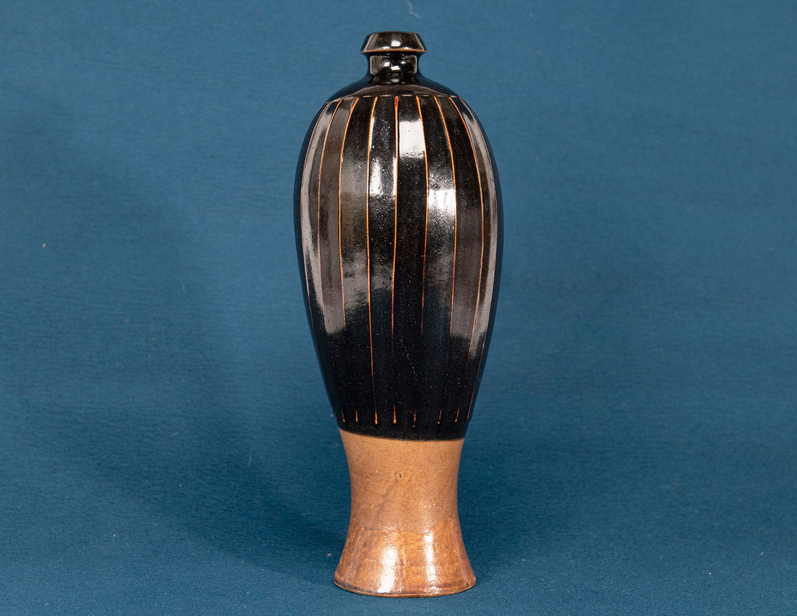 A Chinese Cizhou Ware Vase (1 of 5)