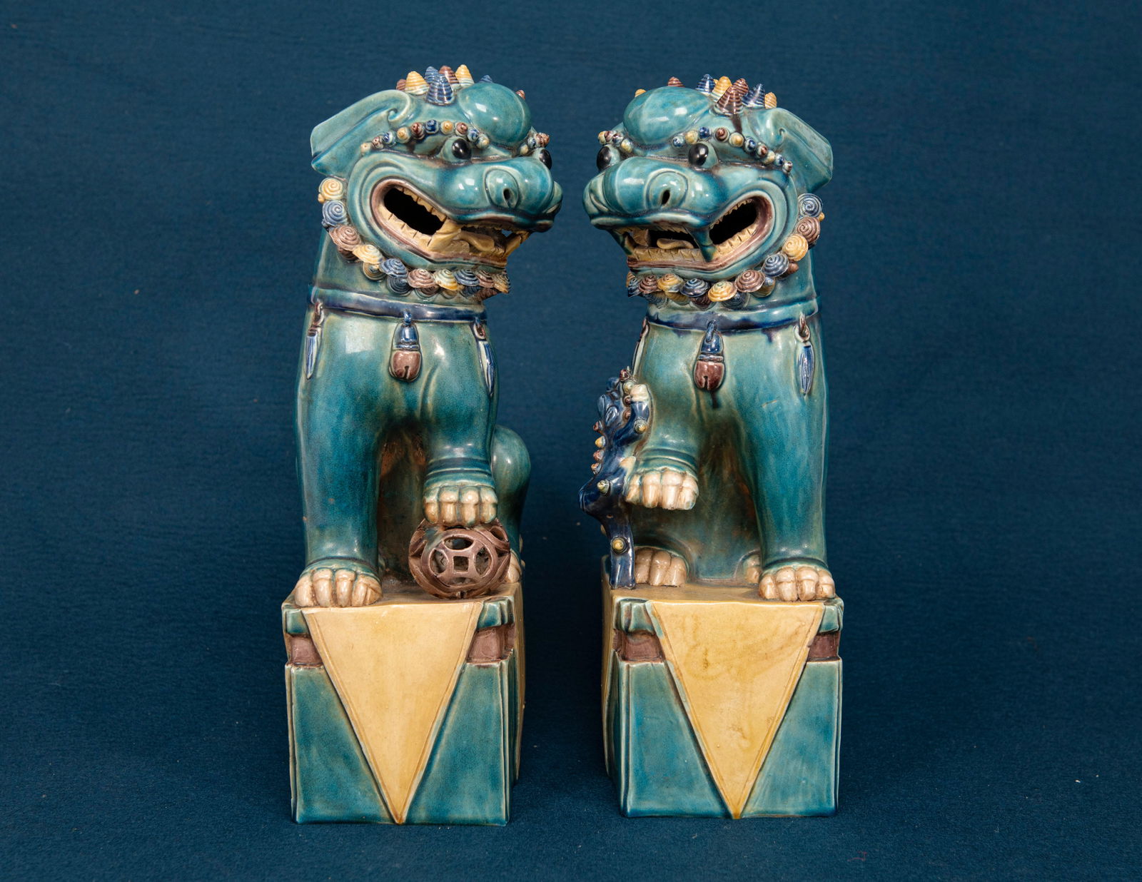 Two Chinese Sancai Glazed Lions (1 of 4)