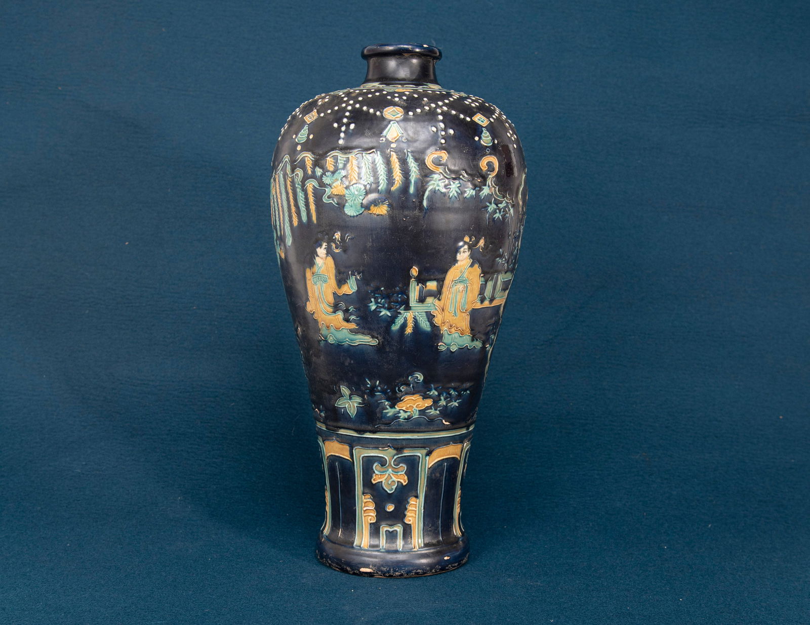 A Chinese Fahua Glazed Vase (1 of 5)