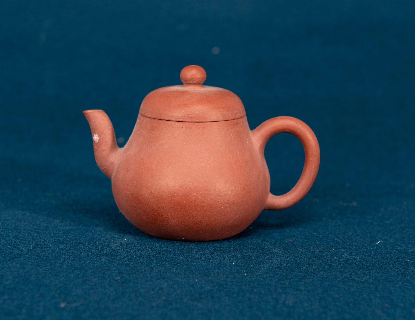 A Chinese Yixing Zisha Teapot (1 of 7)