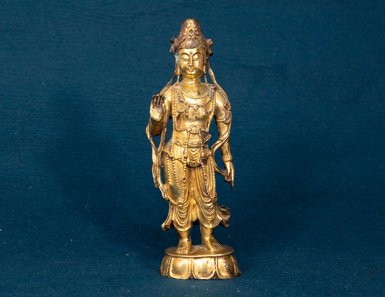 A Chinese Gilt-Bronze Guanyin: H:19.7