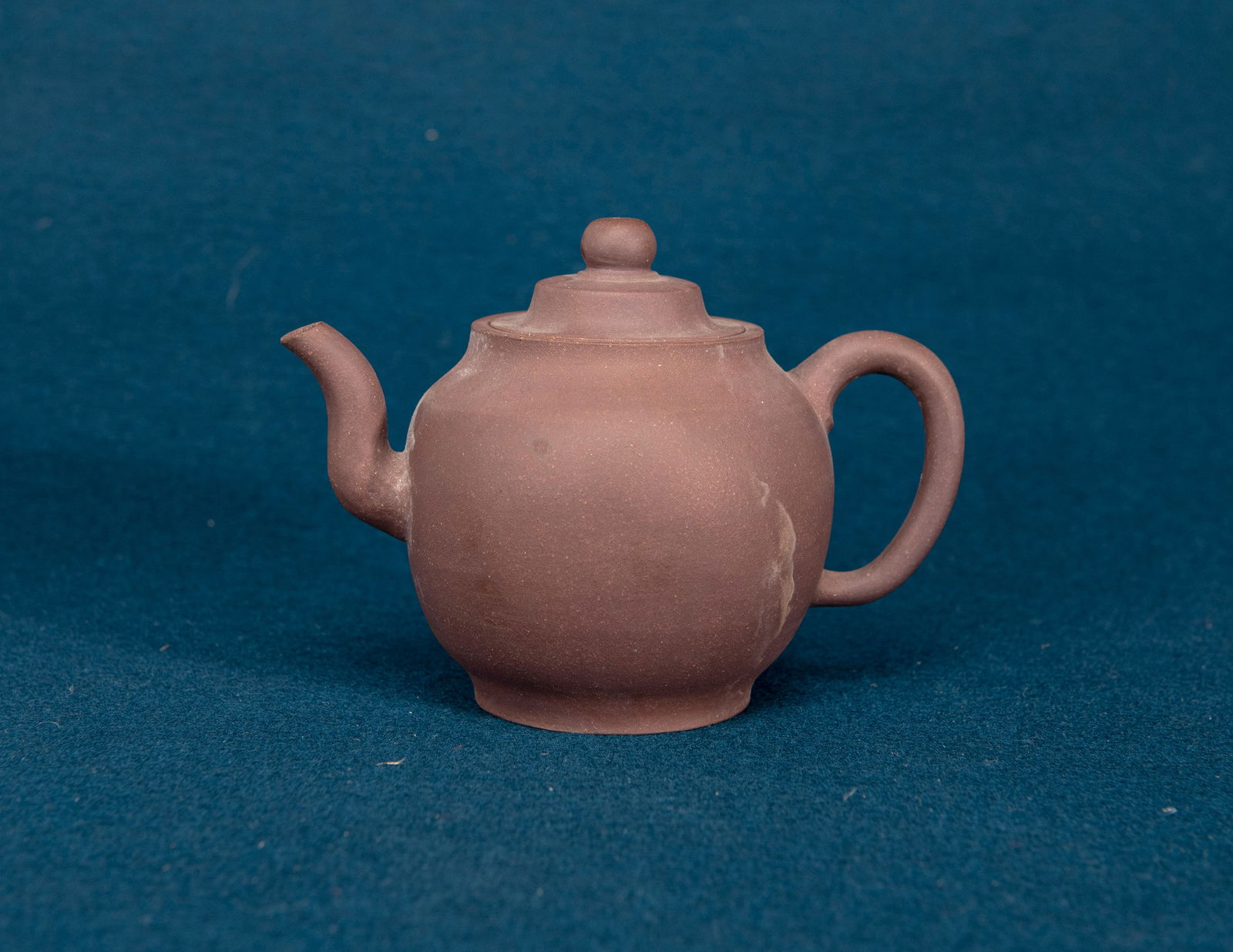 A Chinese Yixing Zisha Teapot (1 of 7)