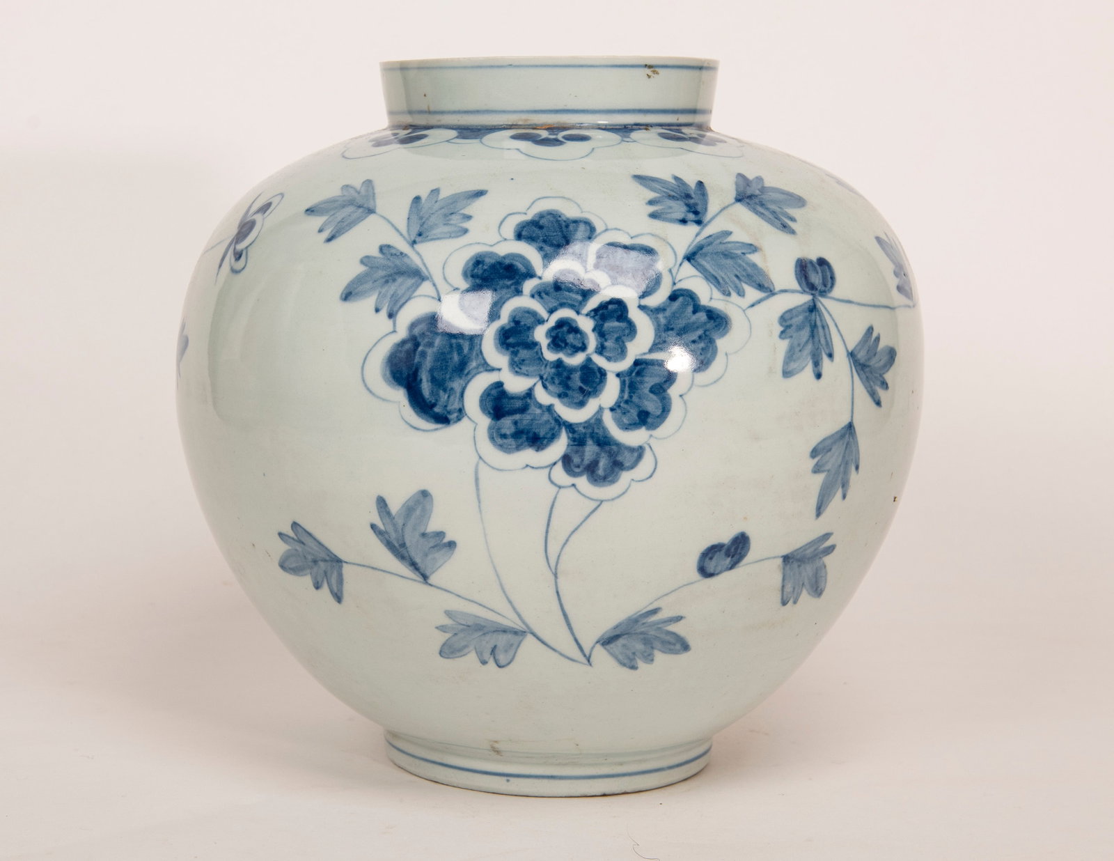 A Korean Blue and White Floral Jar: H:26cm