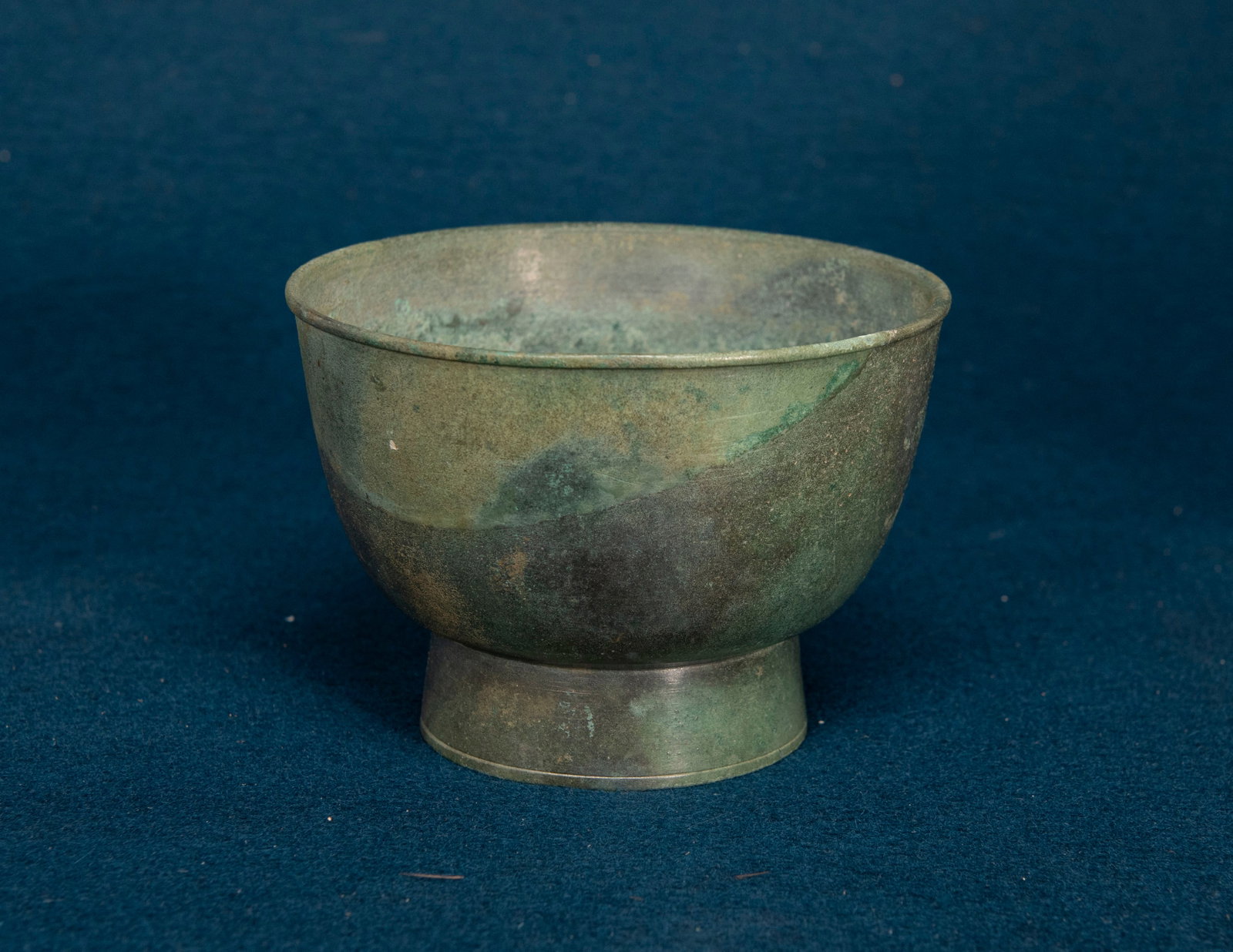 A Chinese Bronze Cup (1 of 4)