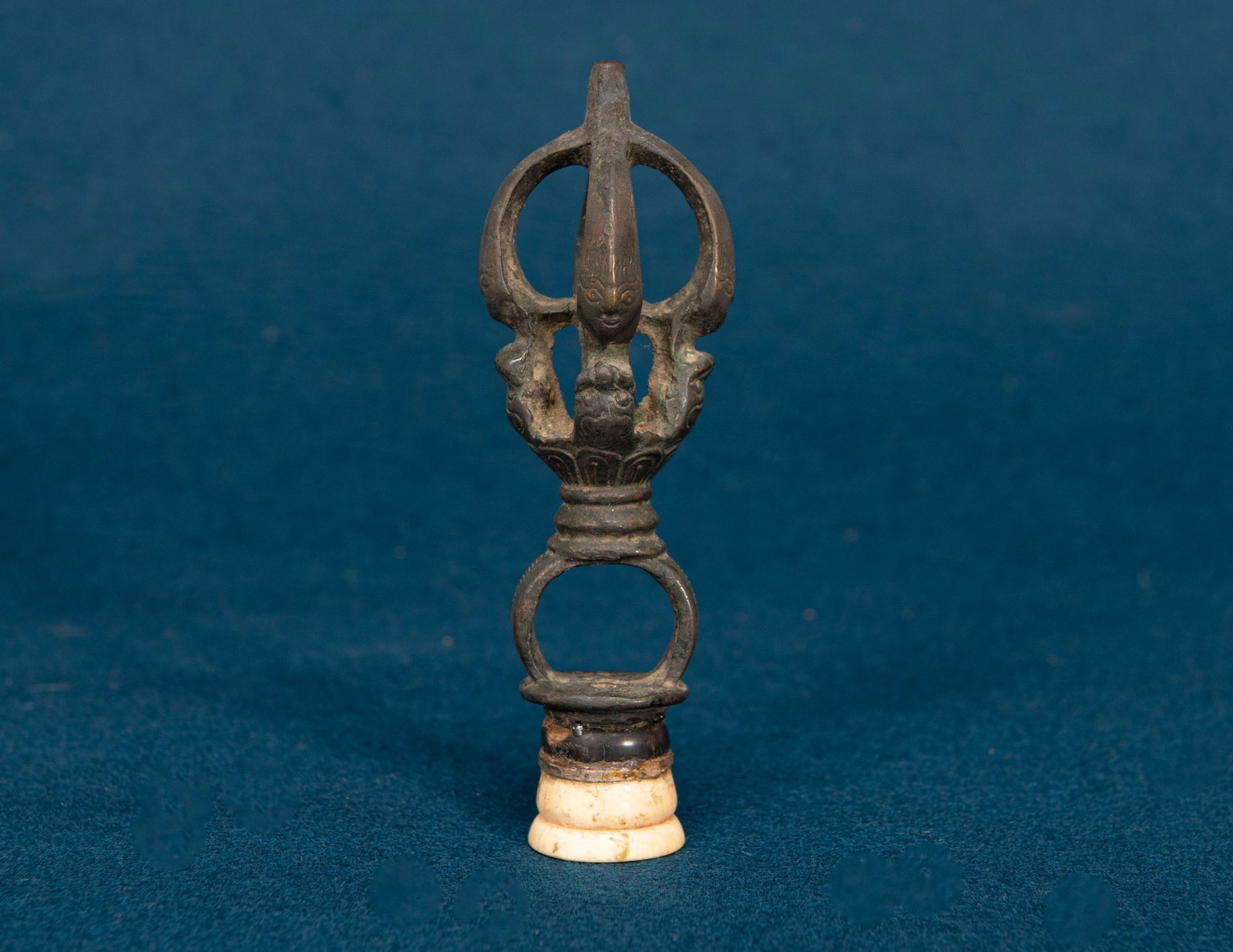 A Chinese Bronze Vajra: L:12.2cm