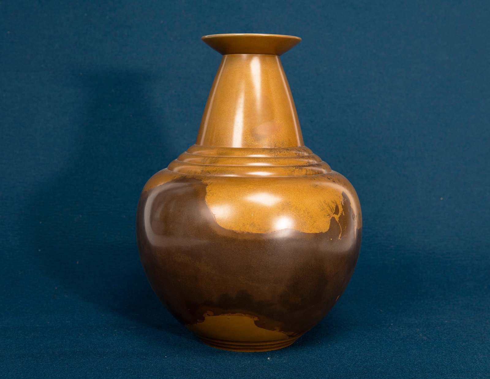 A Japanese Bronze Vase: H:30.3cm