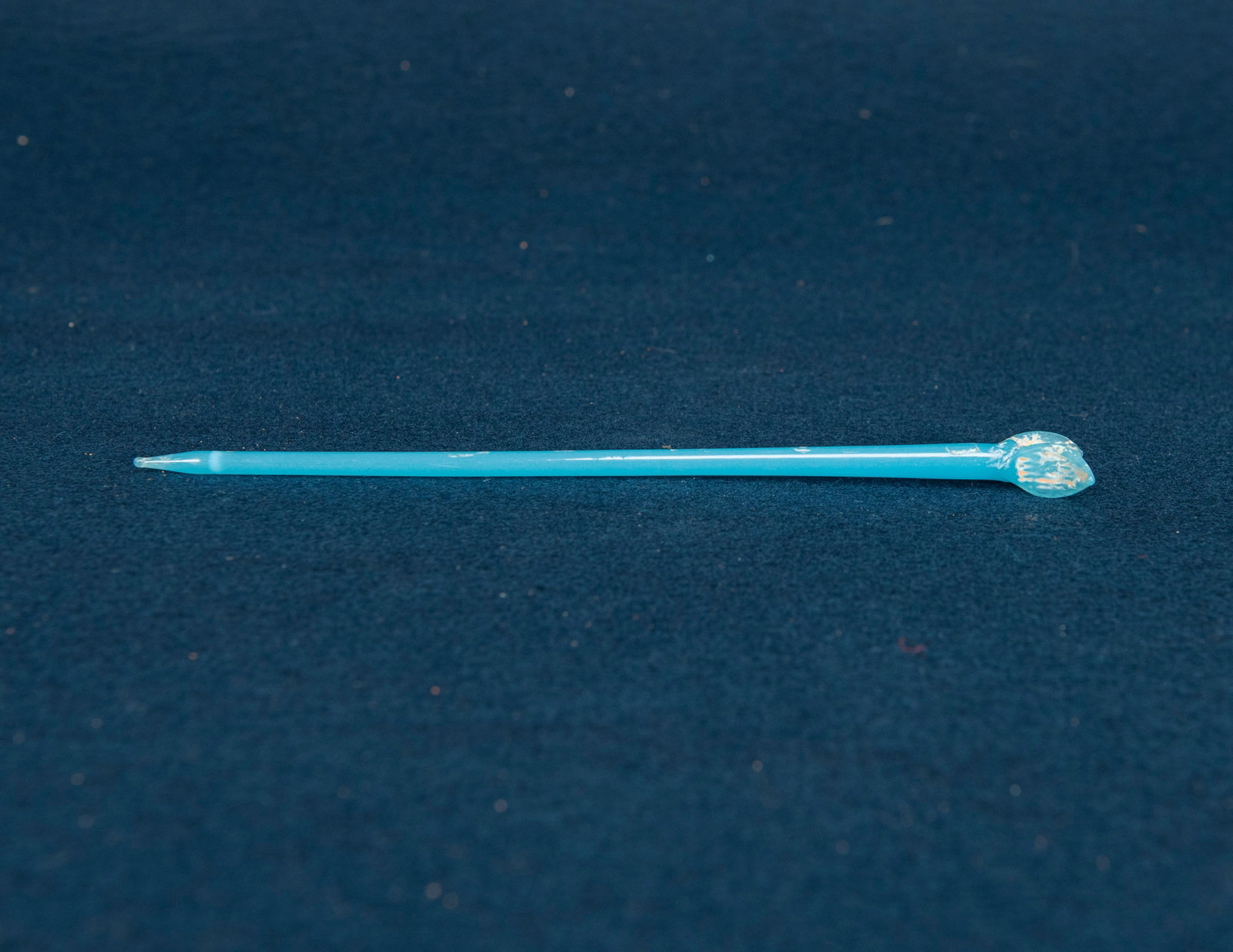 A Chinese Glass Hairpin: L:17.3cm
