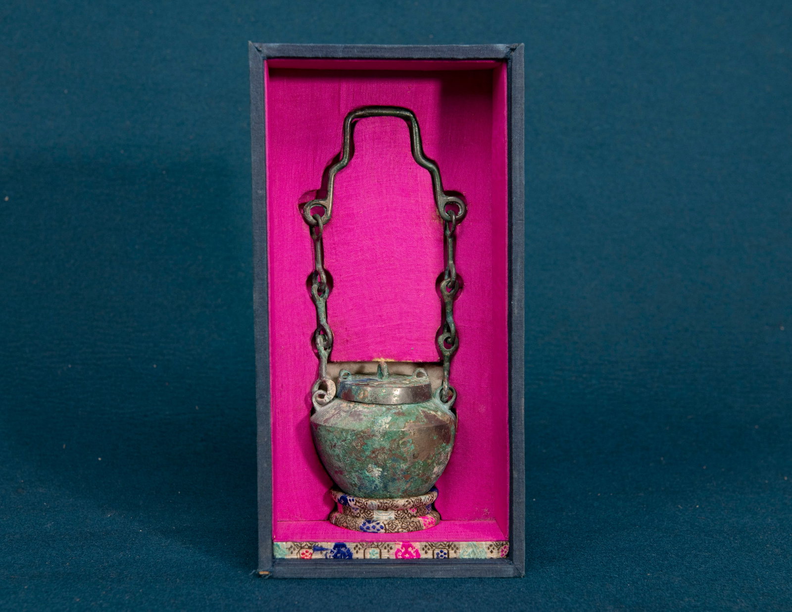 A Chinese Bronze Jar (1 of 7)