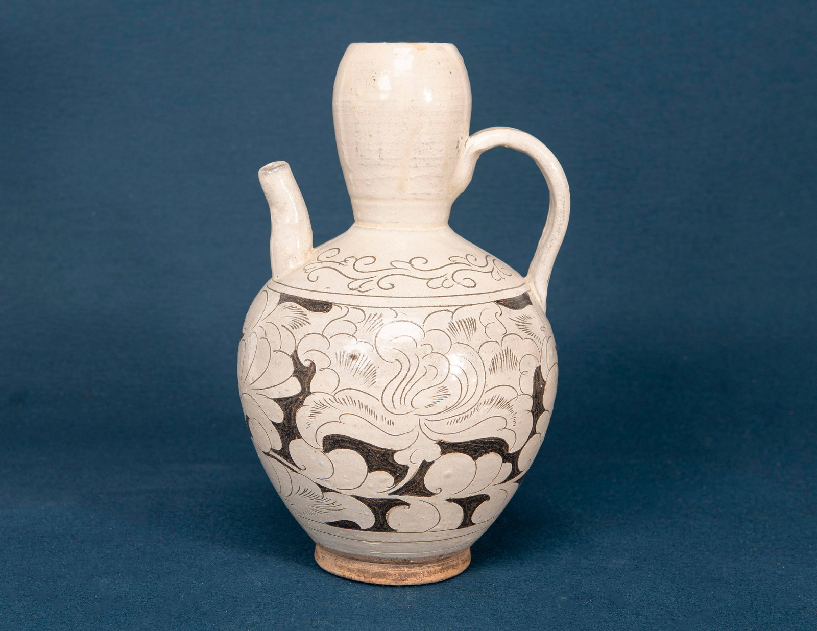 A Chinese Cizhou Ware Floral Ewer: H:28.8cm
