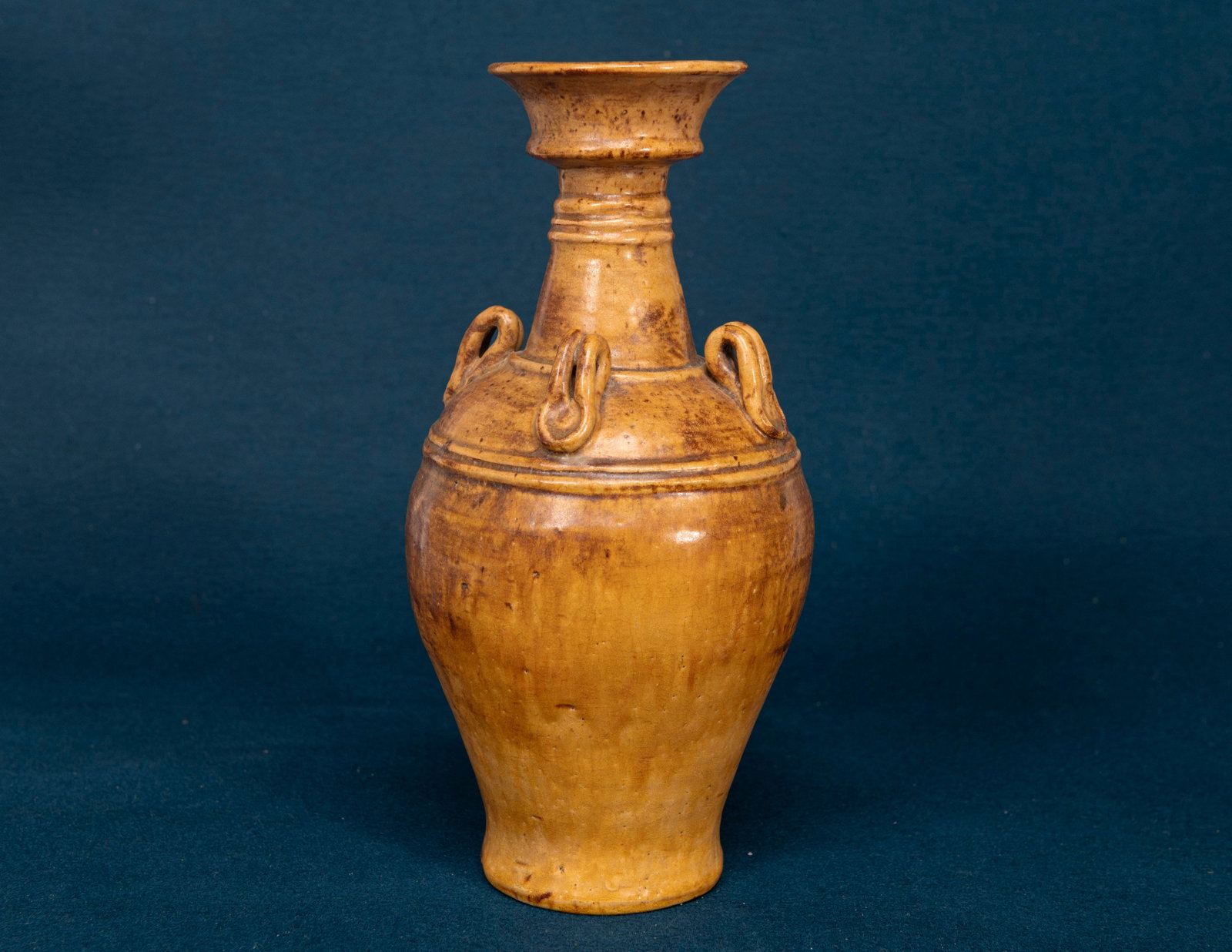 A Chinese Yellow-Glazed Vase: H:29.8cm