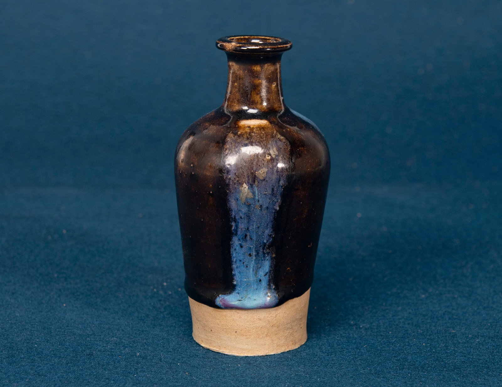 A Chinese Zizhou Ware Vase: H:13.1cm