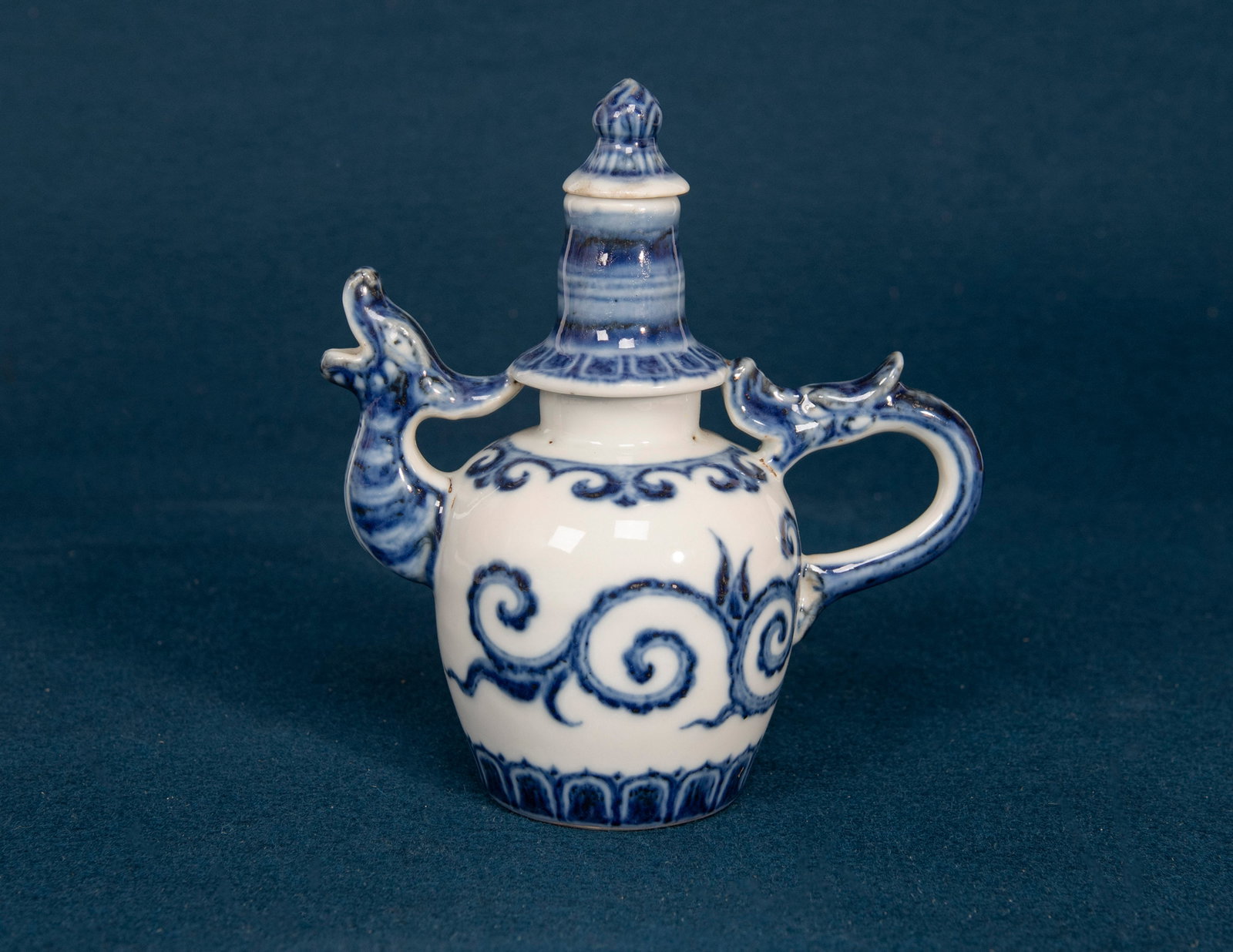 A Chinese Blue and White Ewer (1 of 7)