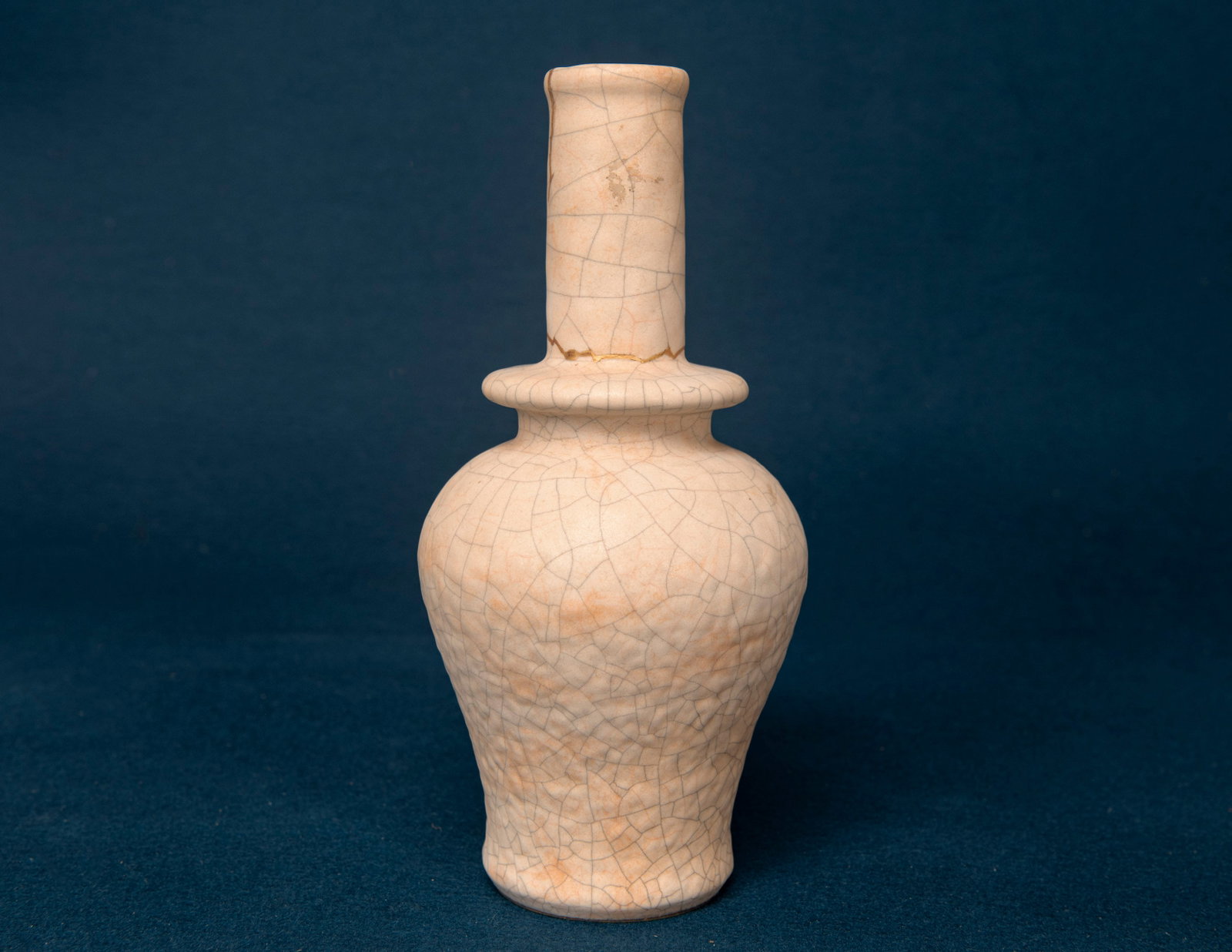 A Chinese Ge Ware Vase (1 of 4)