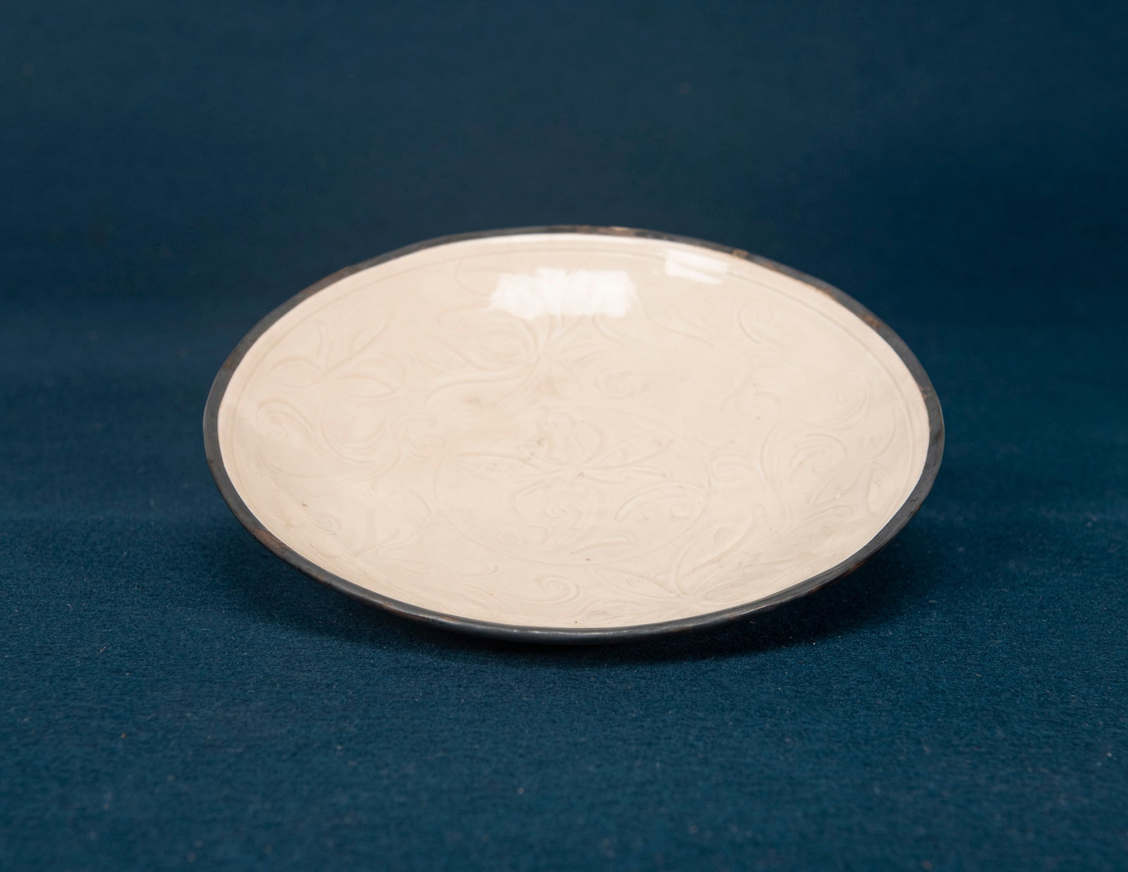 A Chinese Ding Ware Floral Silver-Bound Rimmed Dish: D:18.7cm