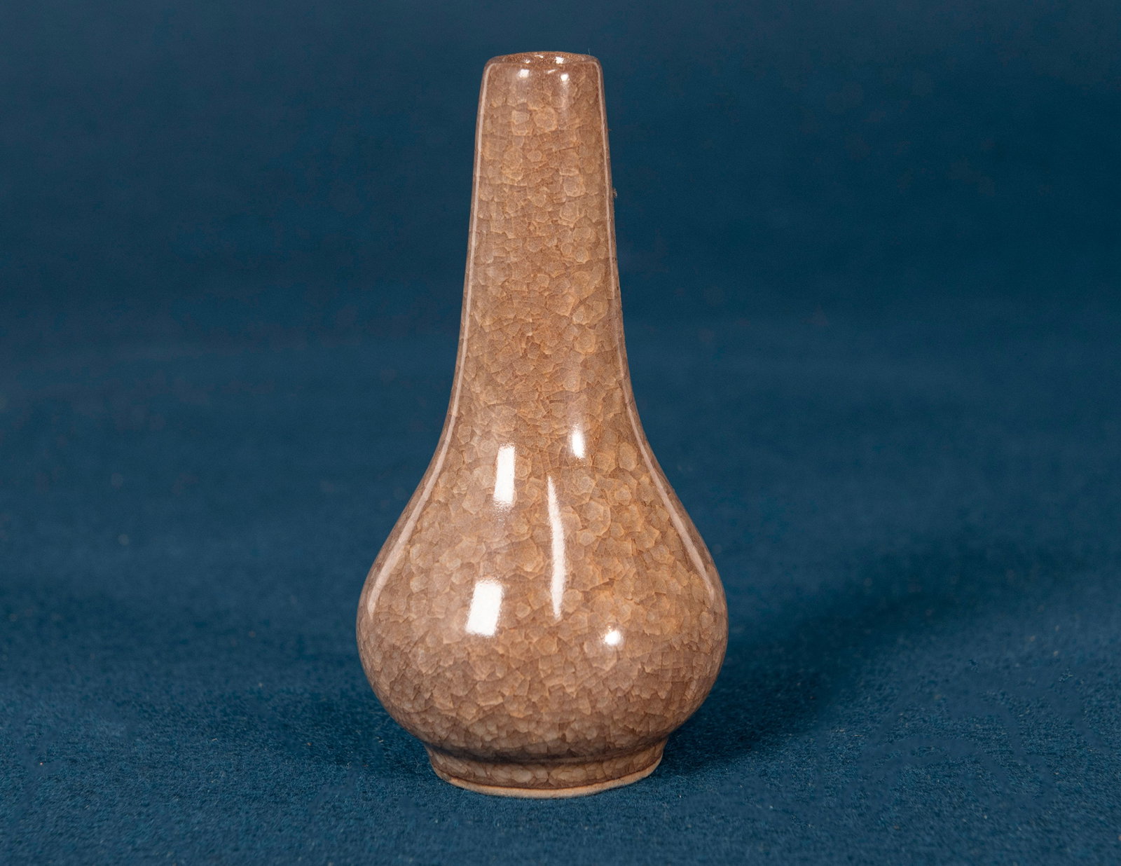 A Chinese Longquan Ware Vase: H:13.1cm