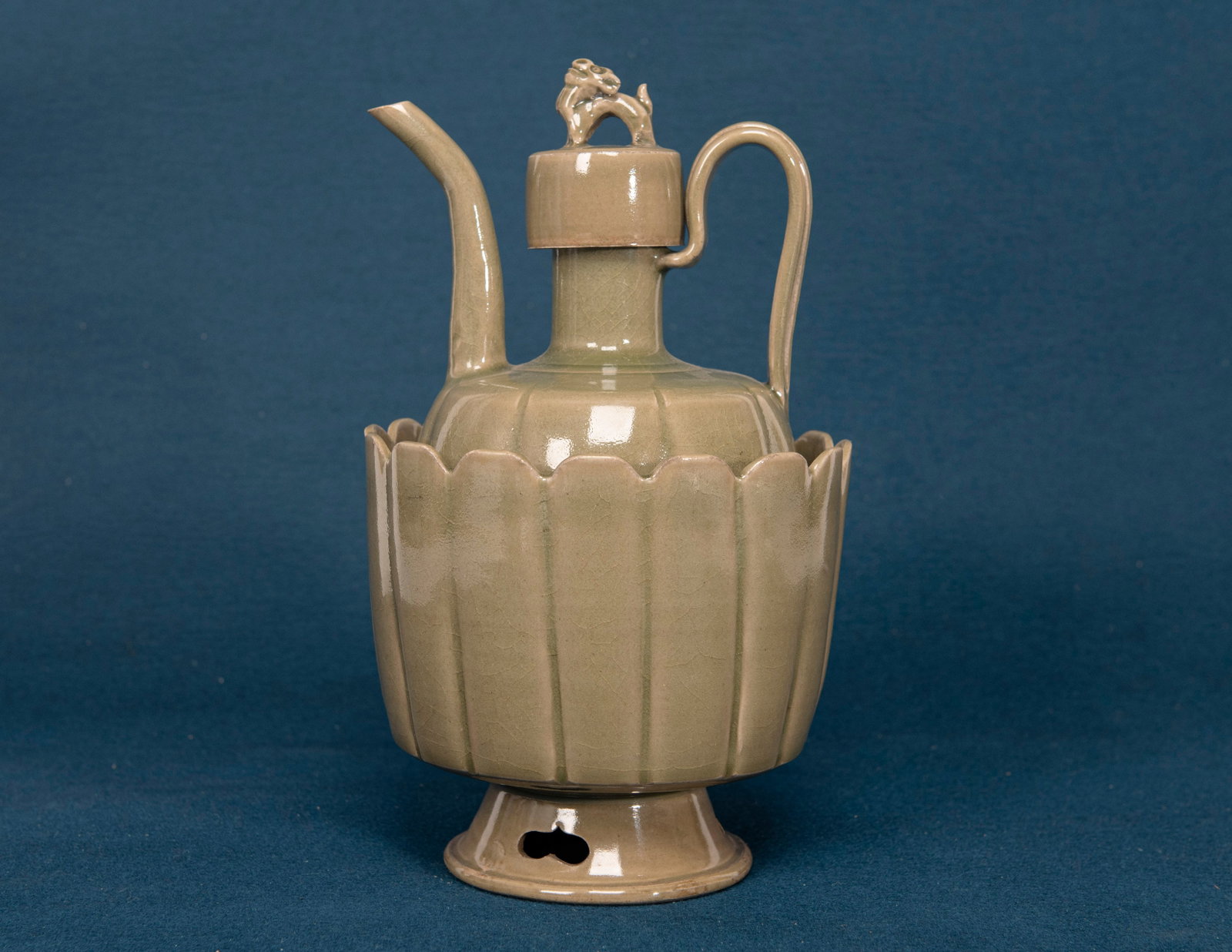 A Chinese Yaozhou Ware Ewer and Warming Bowl (1 of 10)