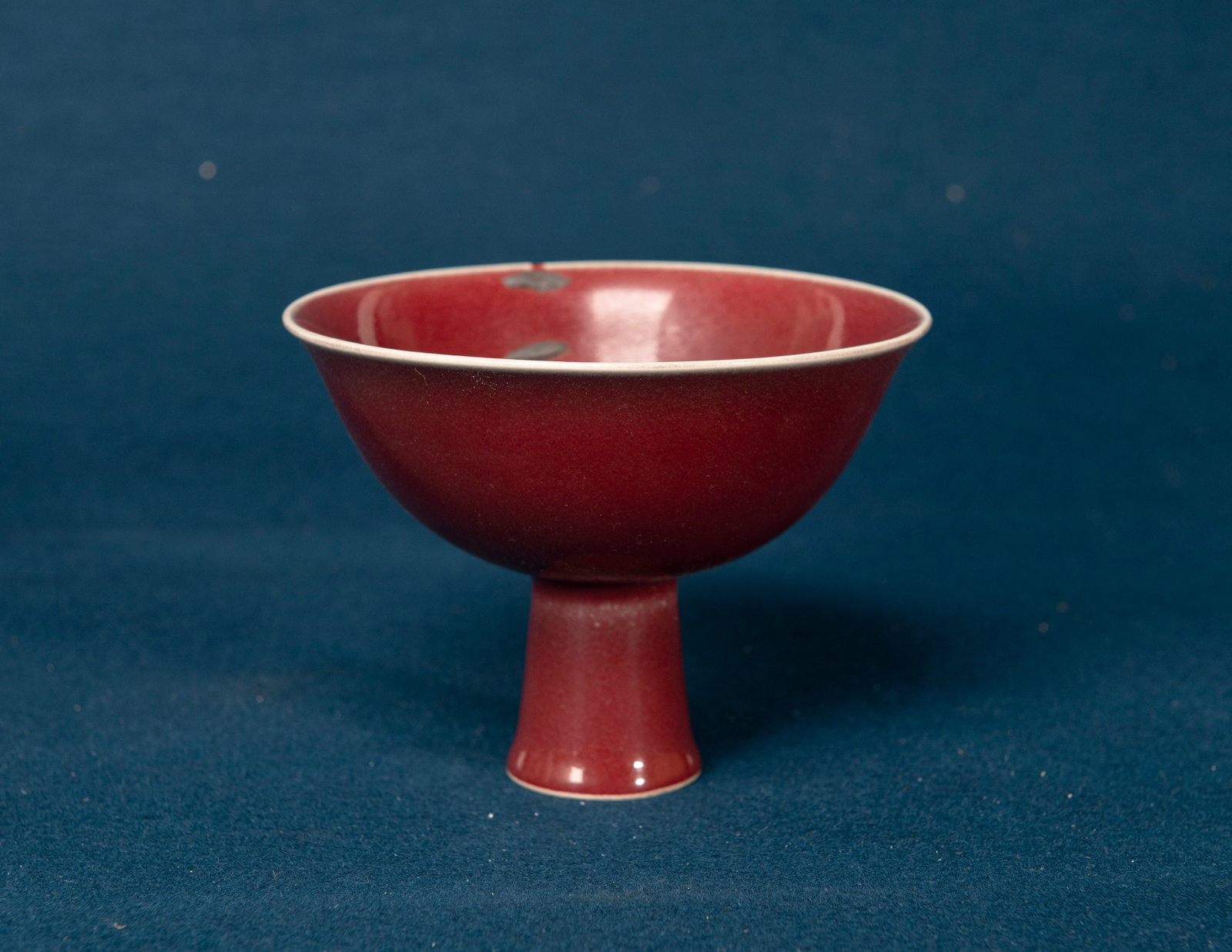 A Chinese Red Glazed Stem Cup: H:11.2cm, ceramic staple