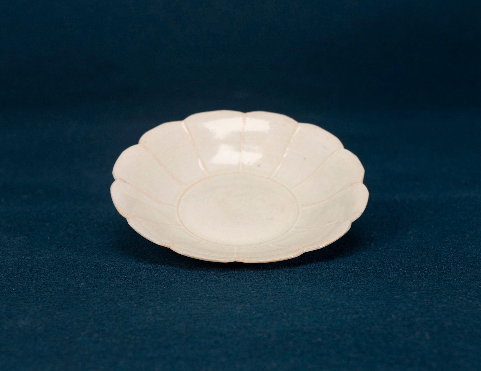 A Chinese Qinbai Glazed Dish: D:12.7cm
