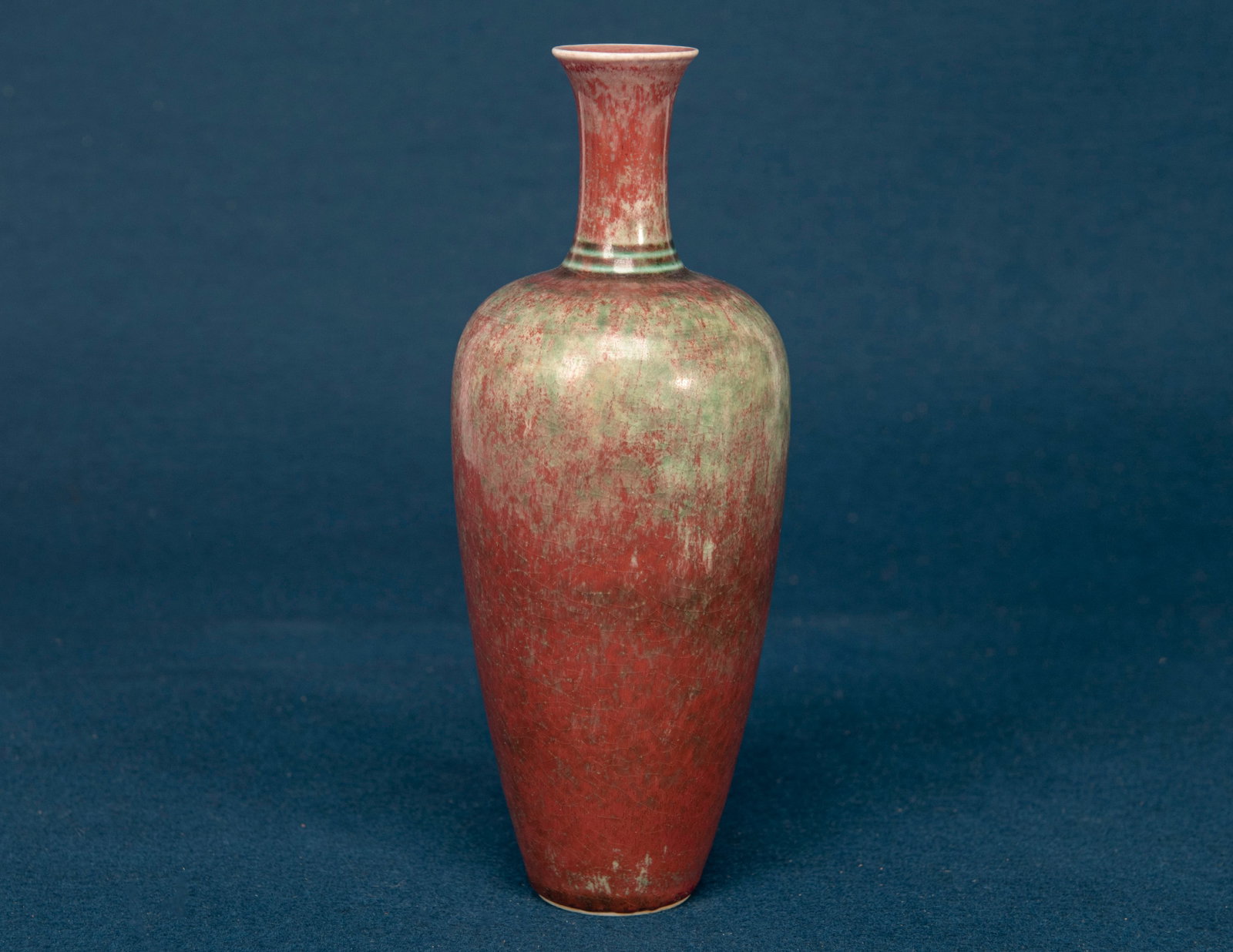 A Chinese Langyao Copper-Red Glazed Vase: H:21.8cm