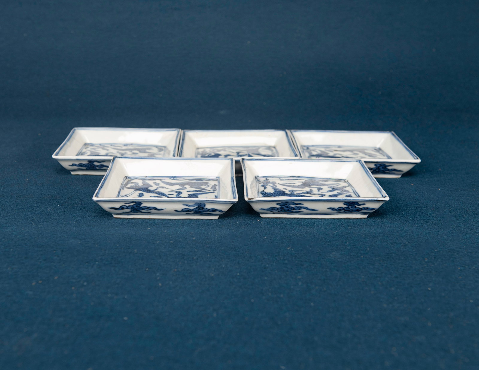 Five Chinese Blue and White Crane Dishes: W:12.2cm