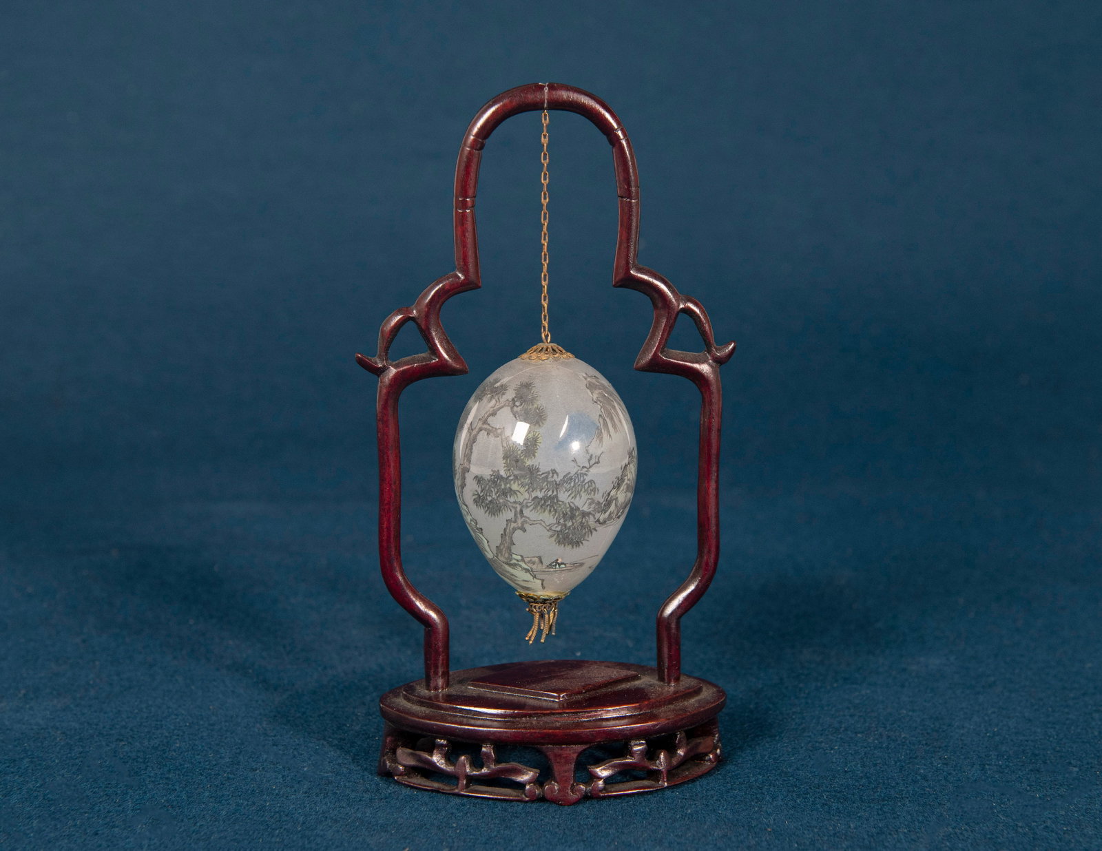 A Chinese Glass Pendant: H:18.7cm