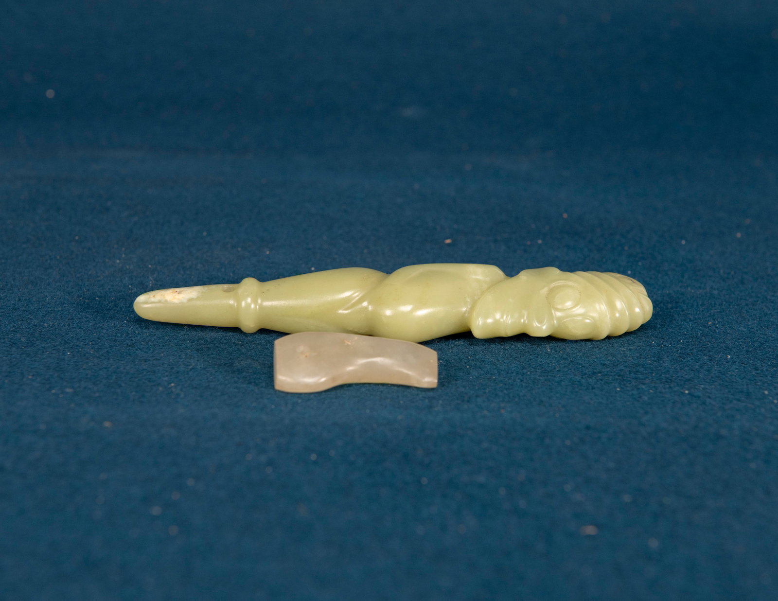 Two Chinese Jade Ornements: L:4.9/17.3cm