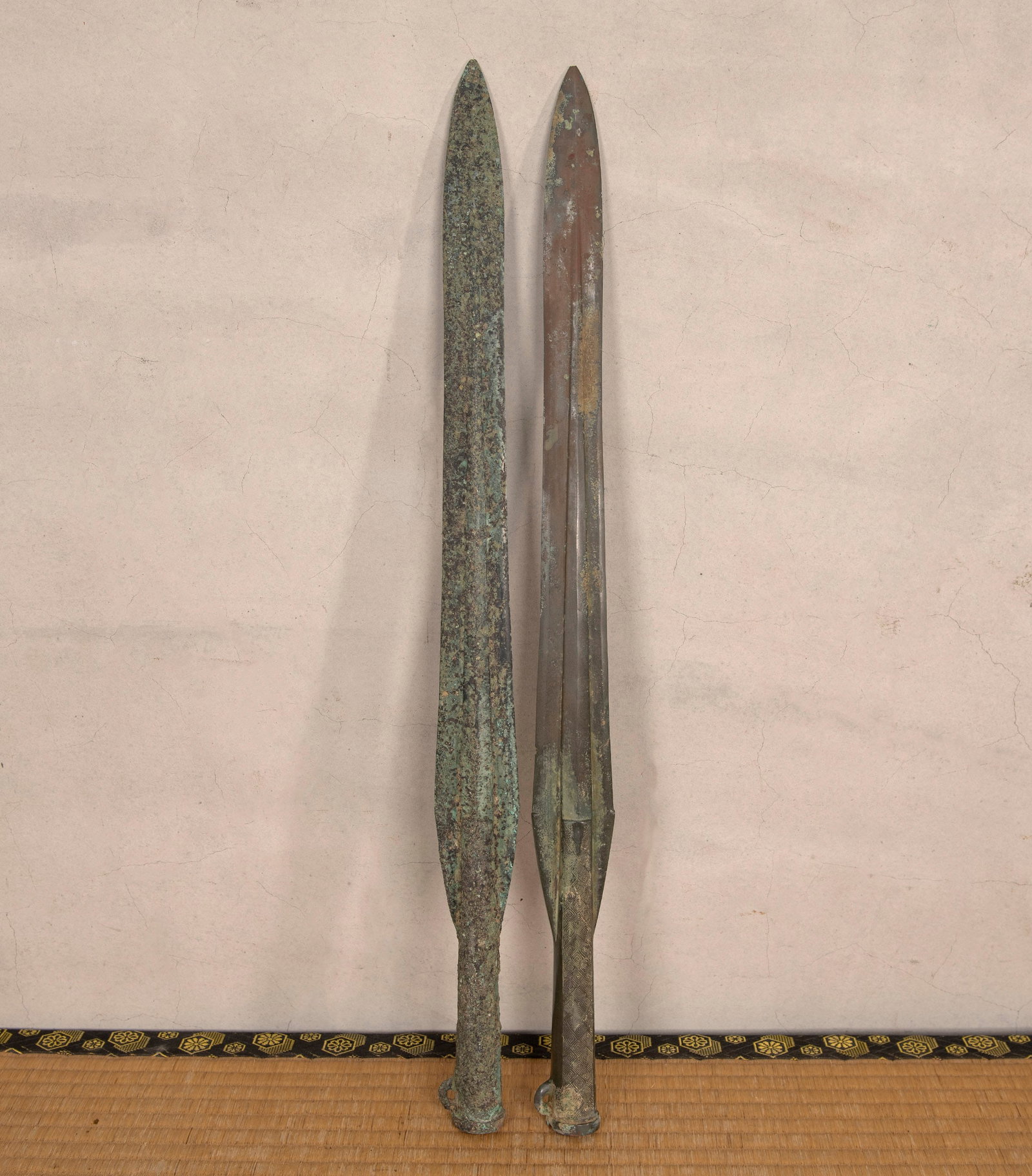 A Pair of Silla Bronze Sword: L:62.6/62.3cm