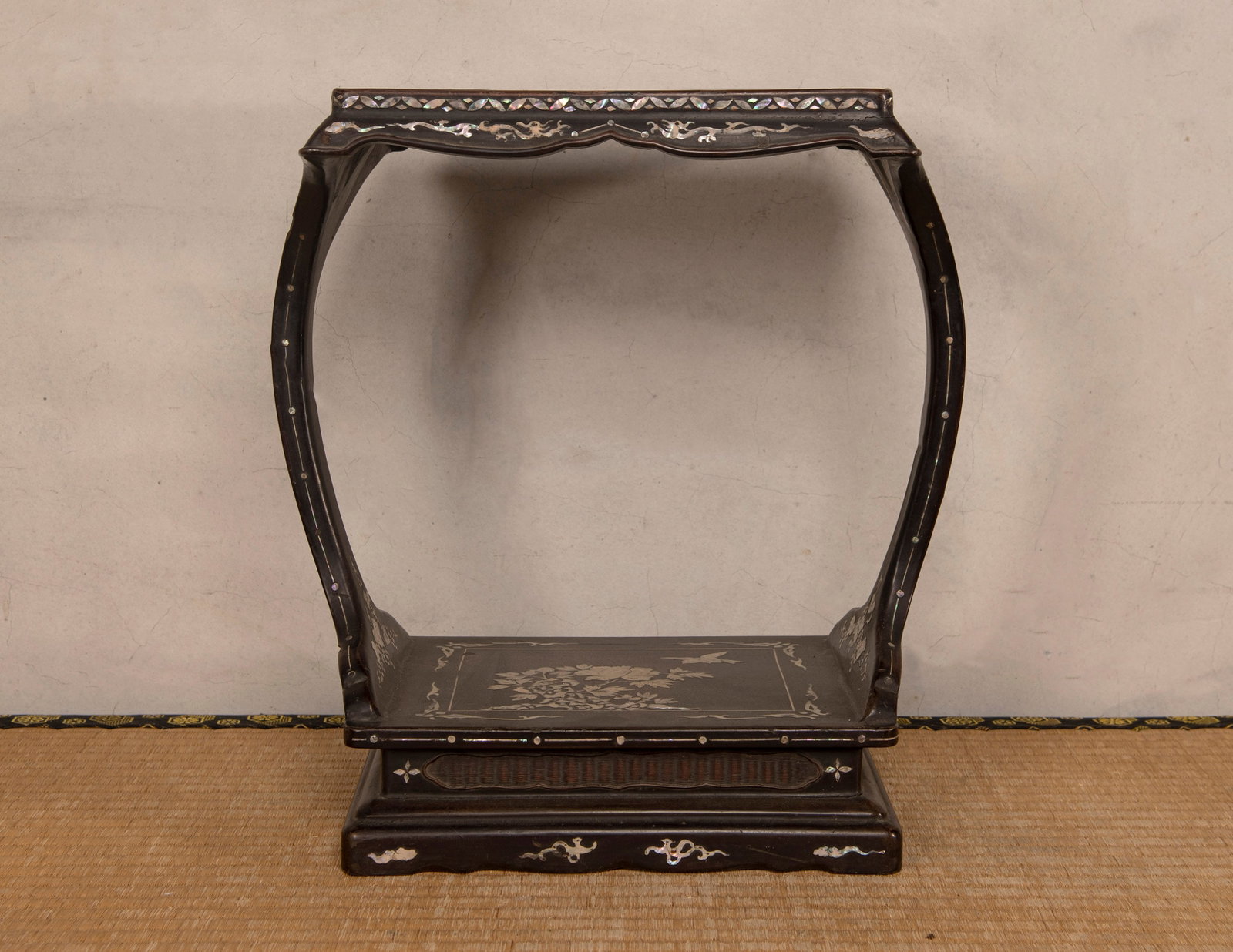 A Chinese Mother-of-Pearl Inlaid Lacquered Stand: H:38.4cm