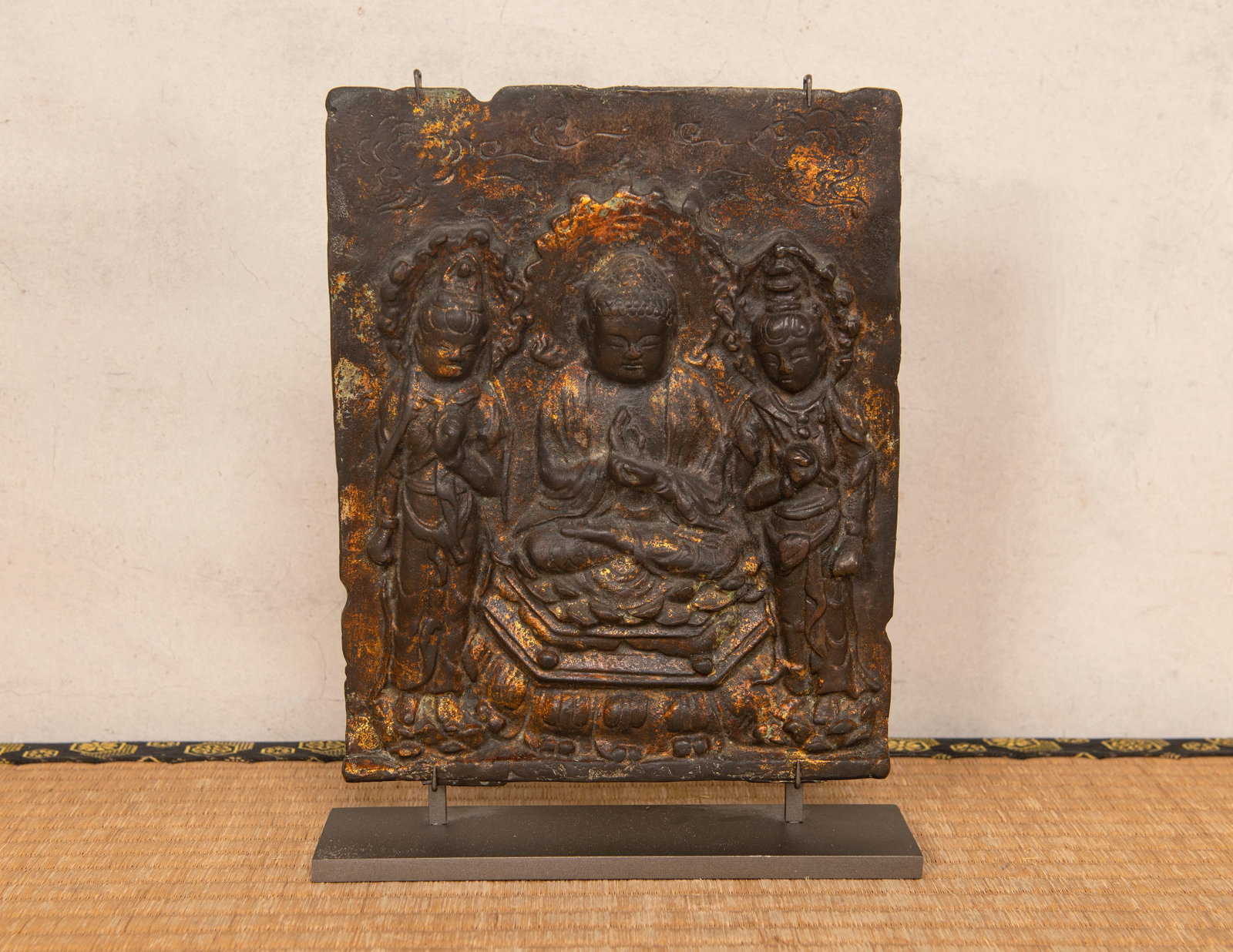 A Silla Gilt-Bronze Buddha Plaque: H:26.4cm